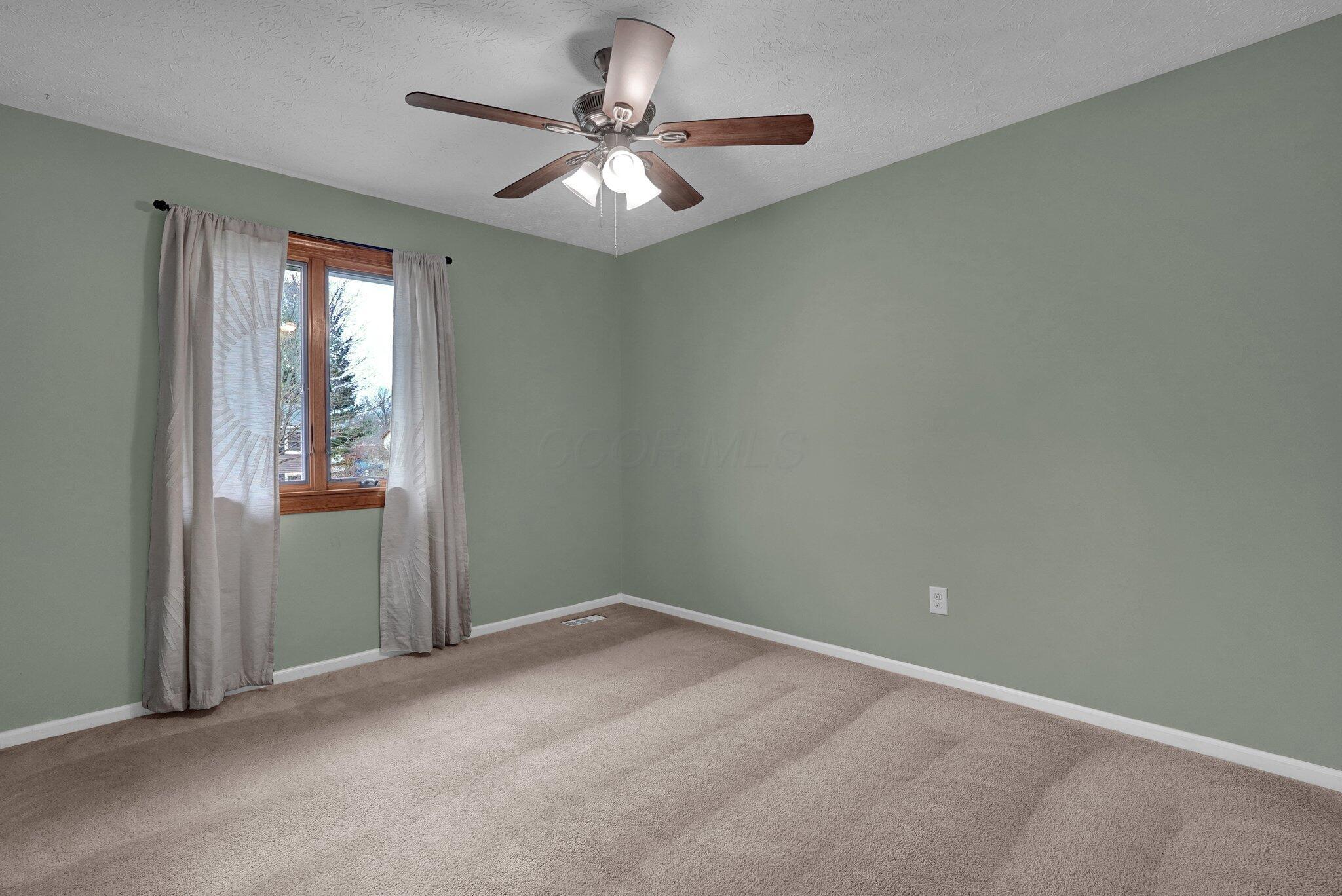 882 Helenhurst Court