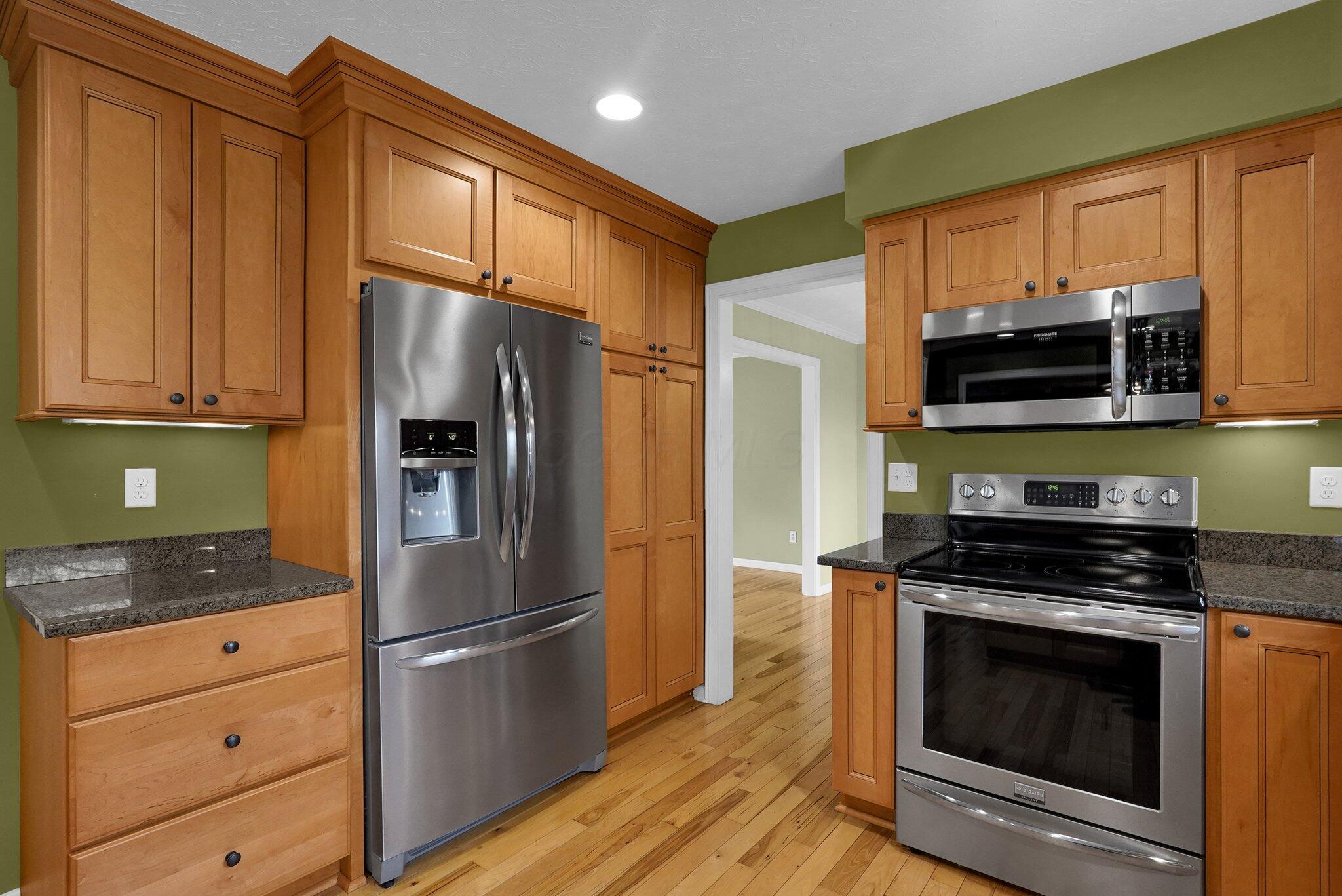 882 Helenhurst Court