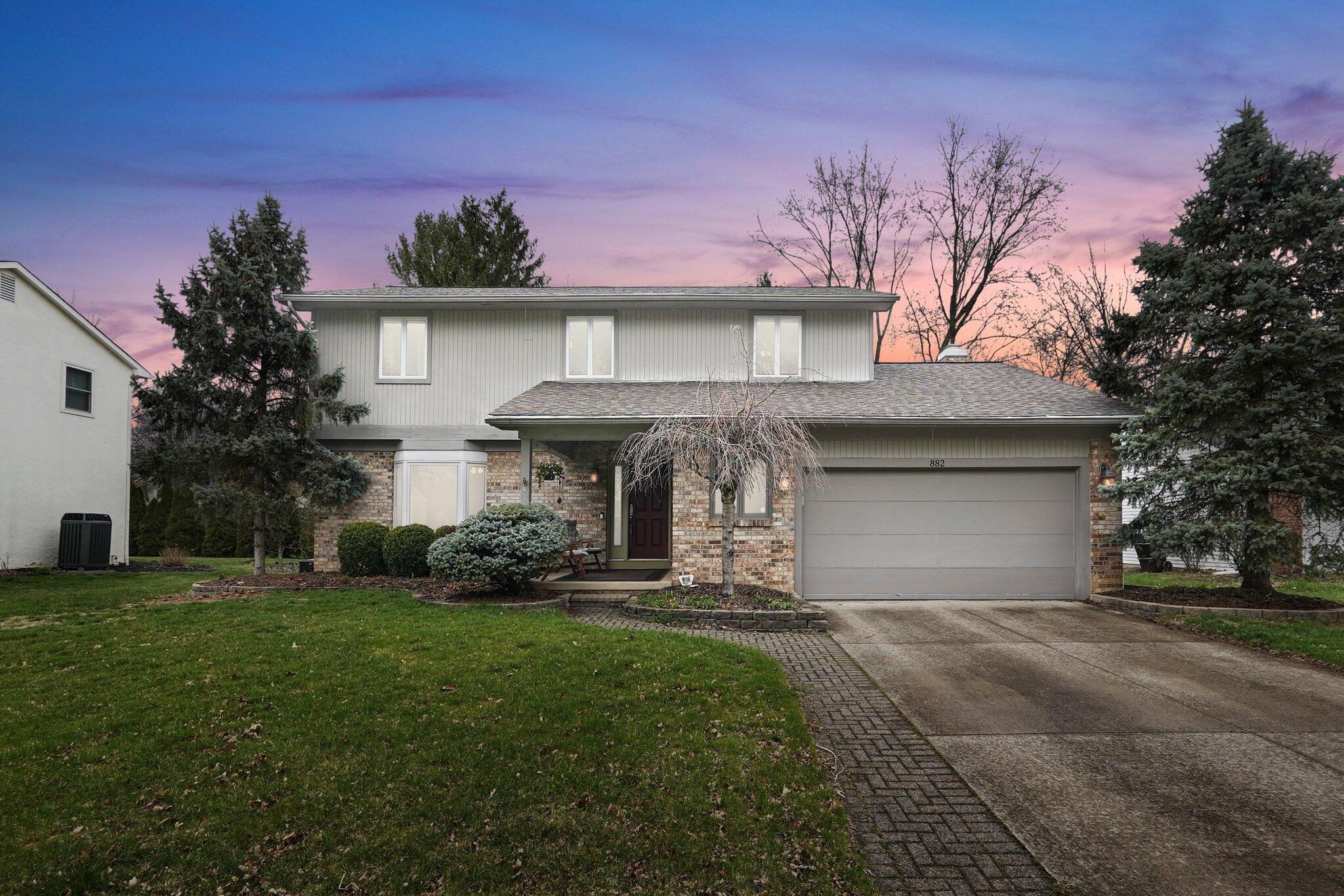 882 Helenhurst Court