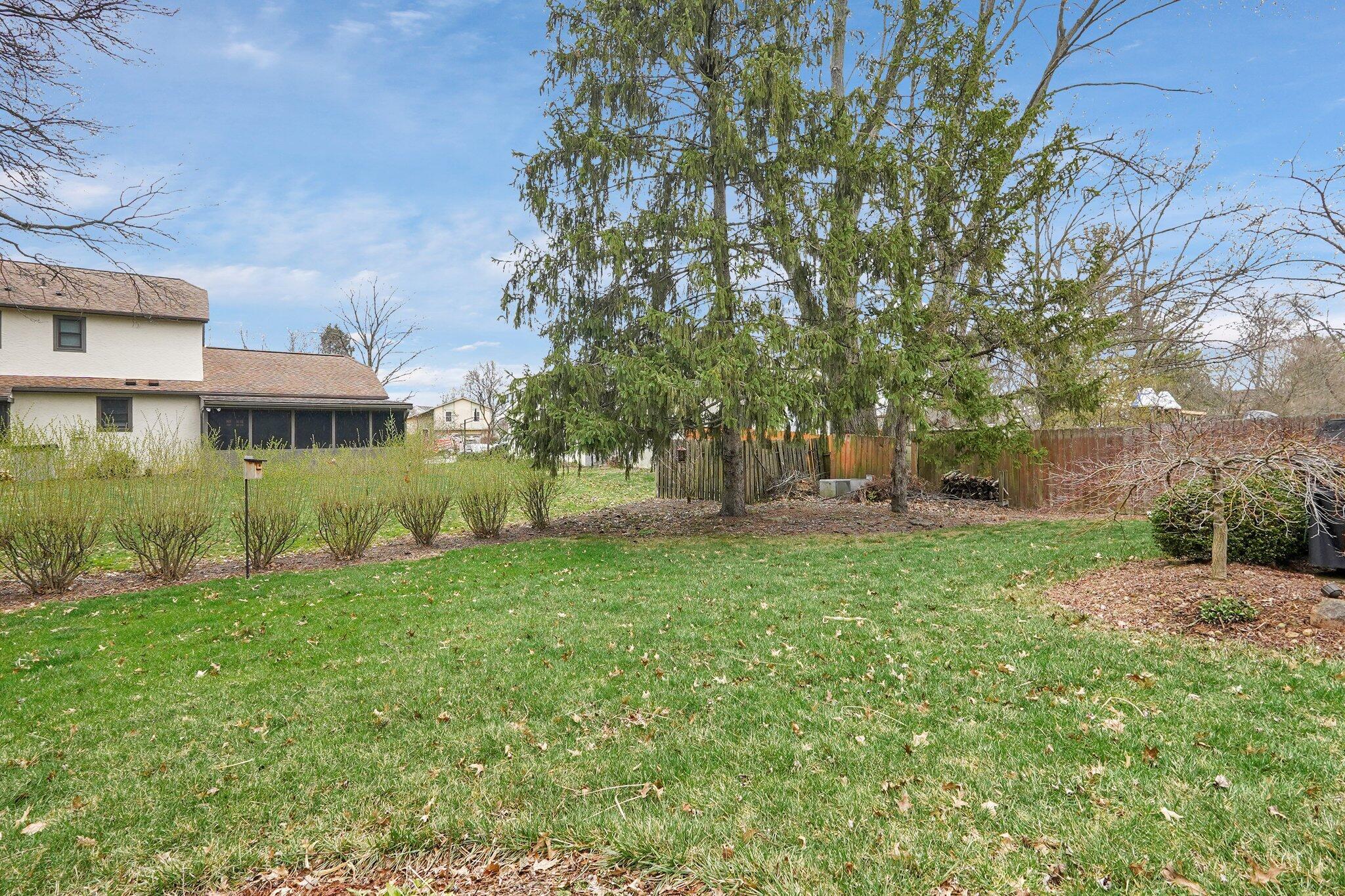 882 Helenhurst Court