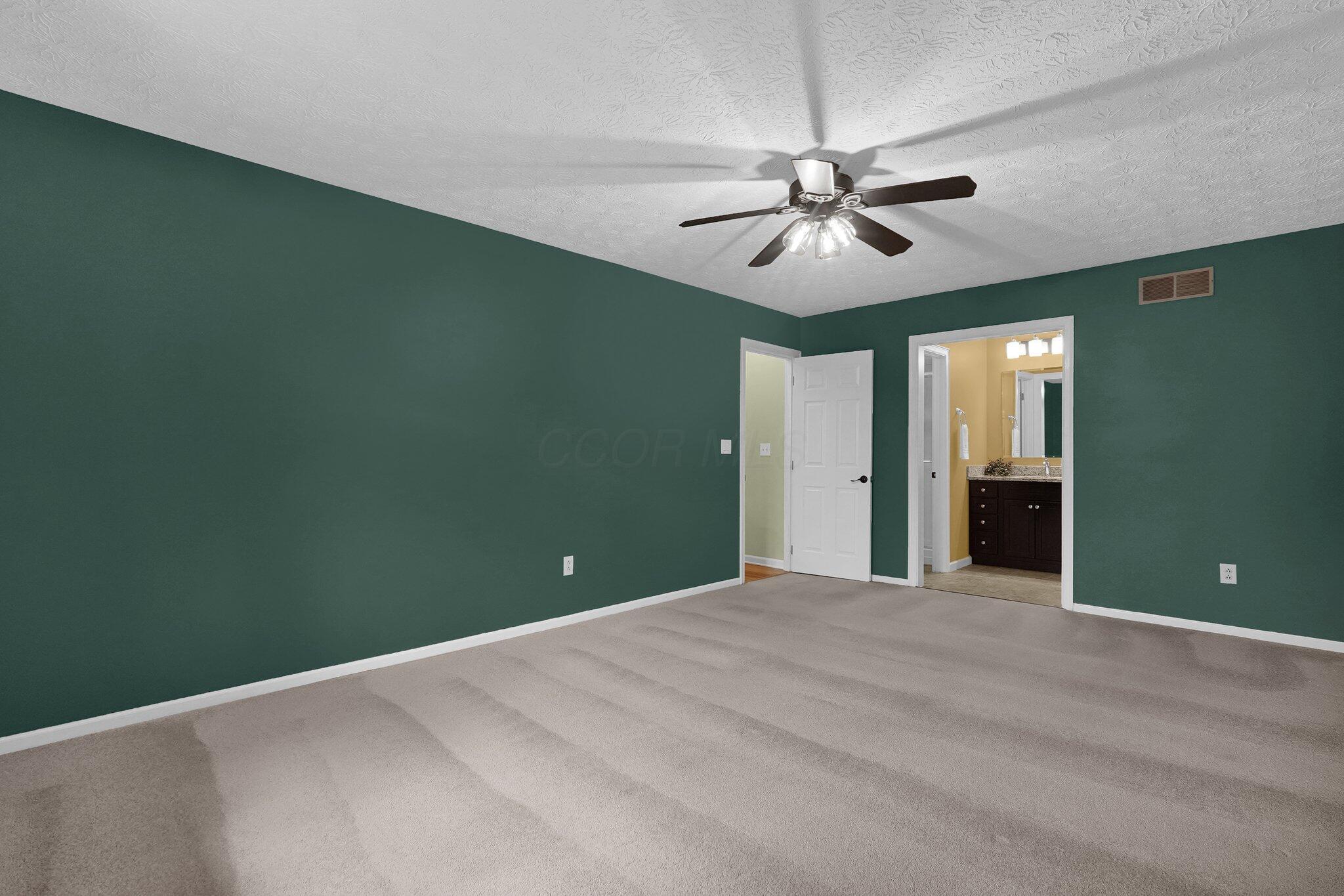 882 Helenhurst Court