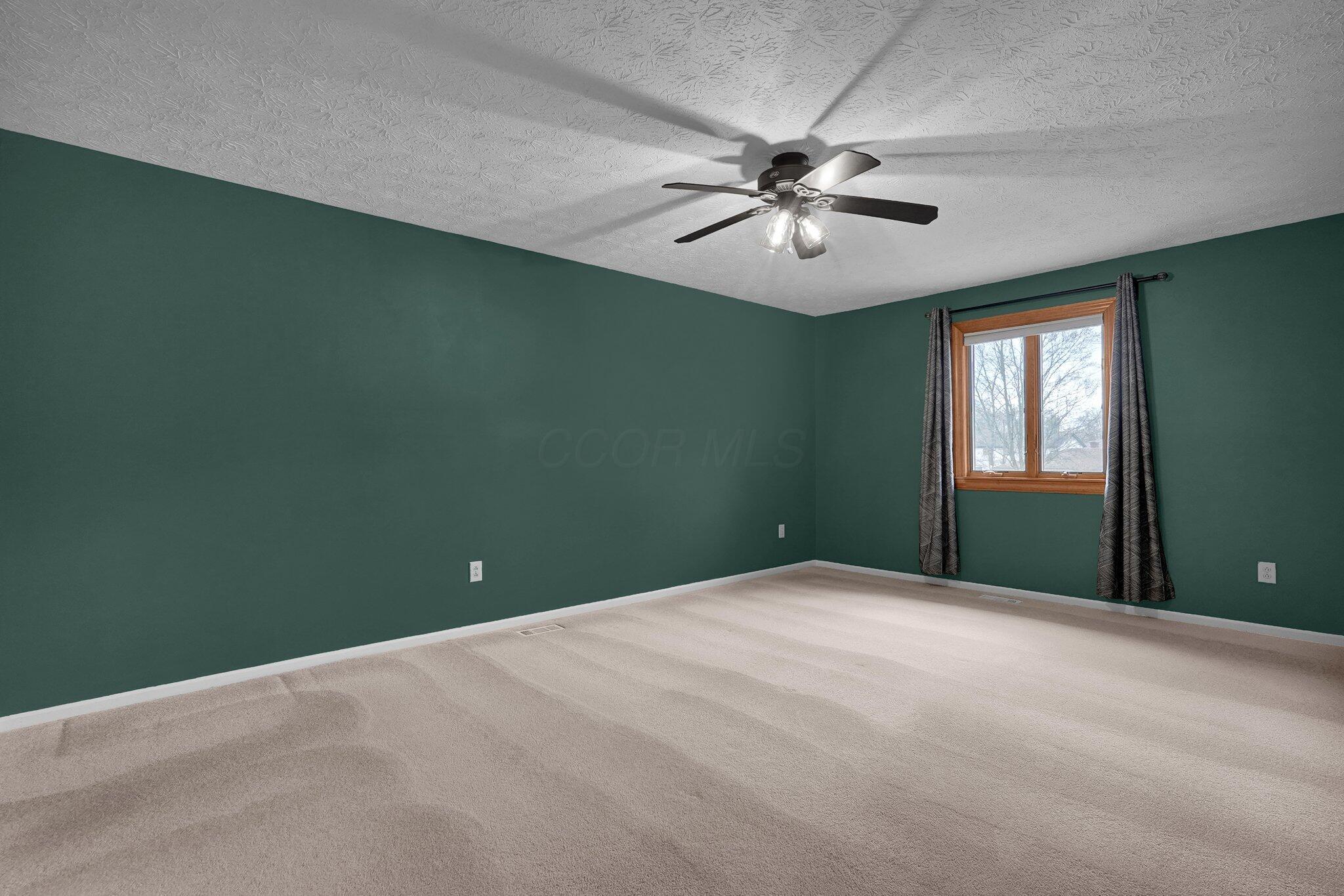 882 Helenhurst Court