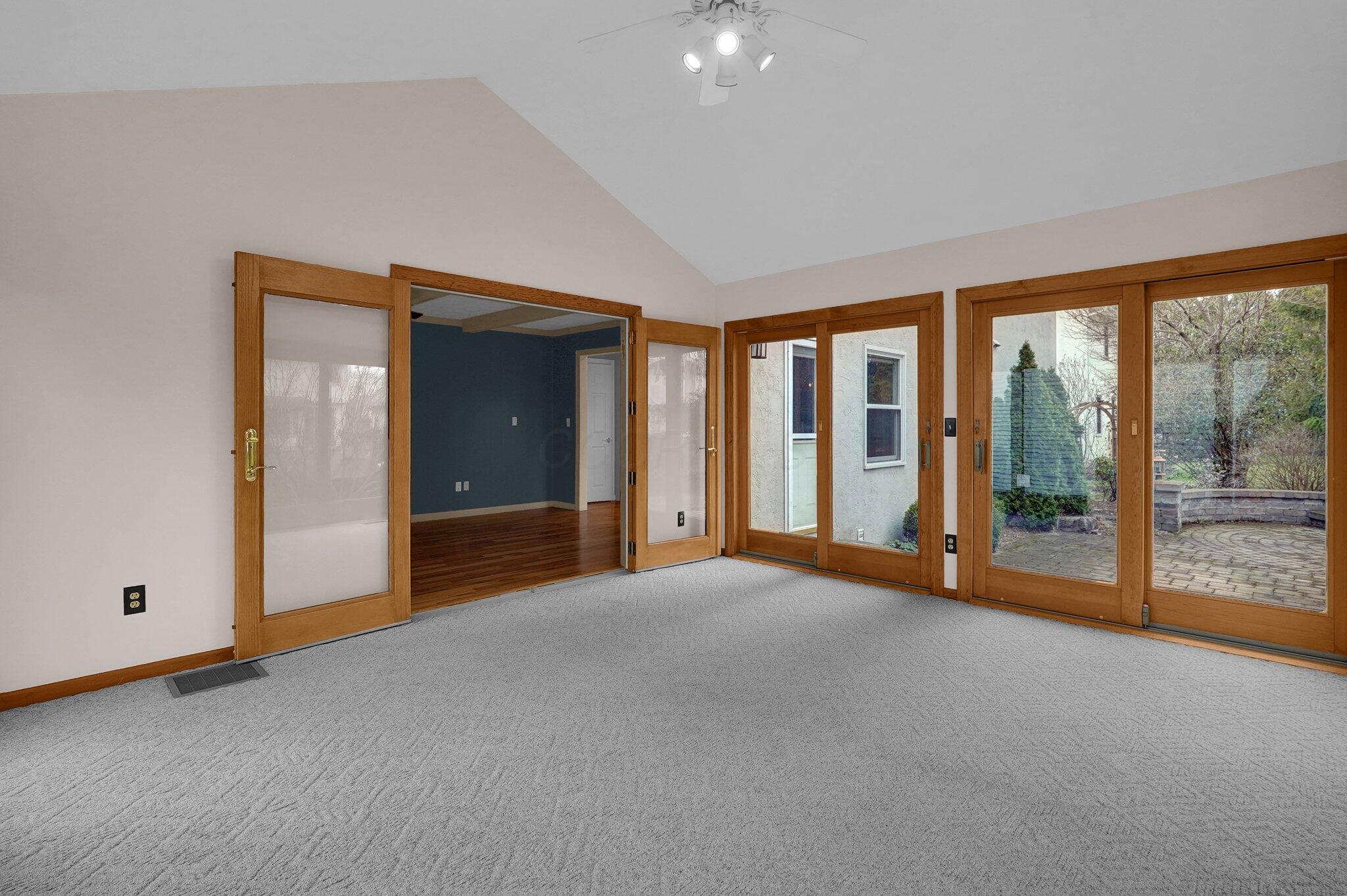 882 Helenhurst Court