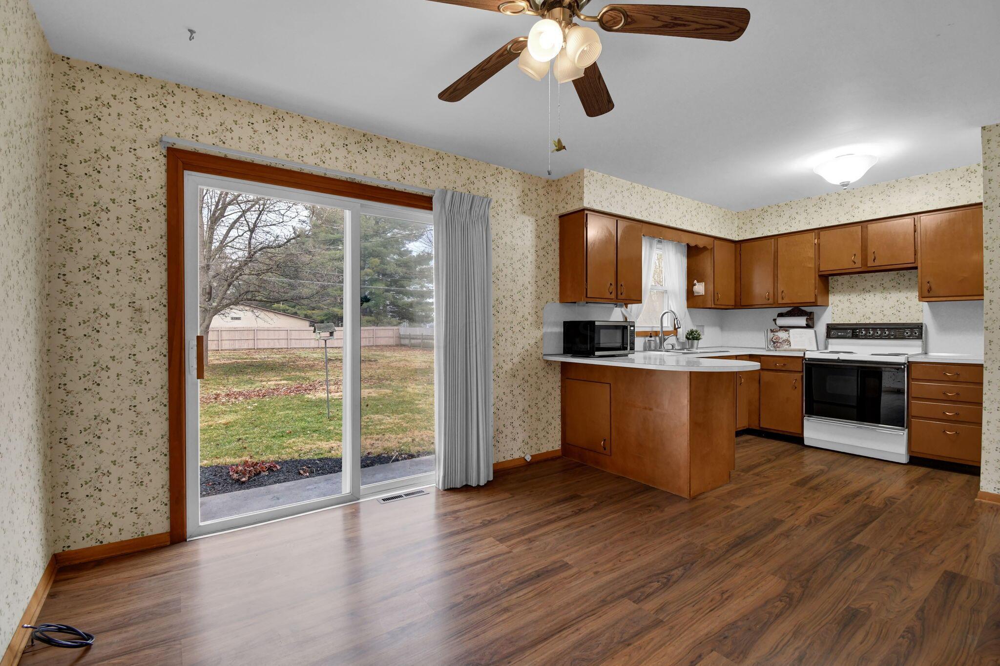 1382 Sherwood Downs E