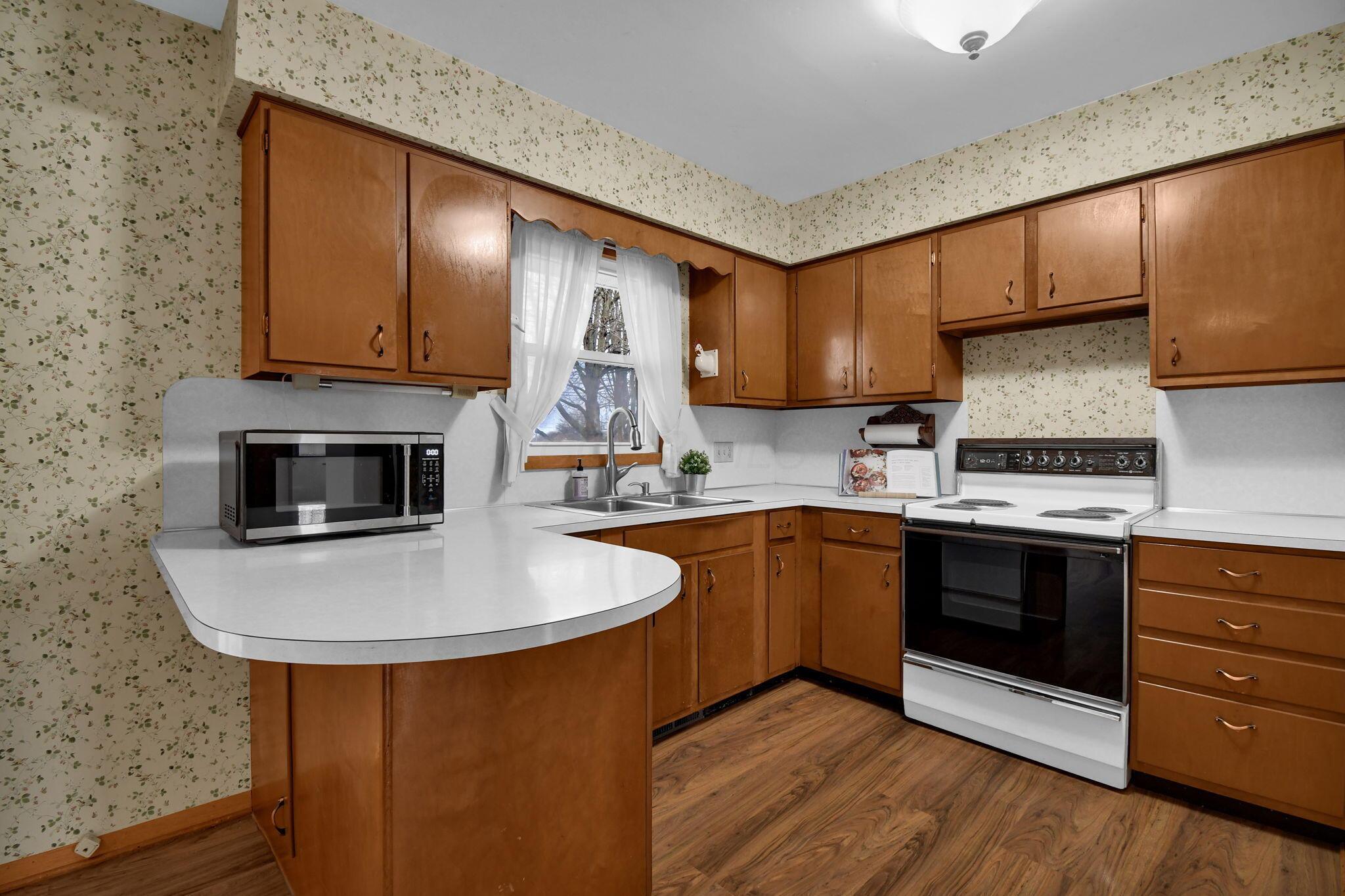 1382 Sherwood Downs E