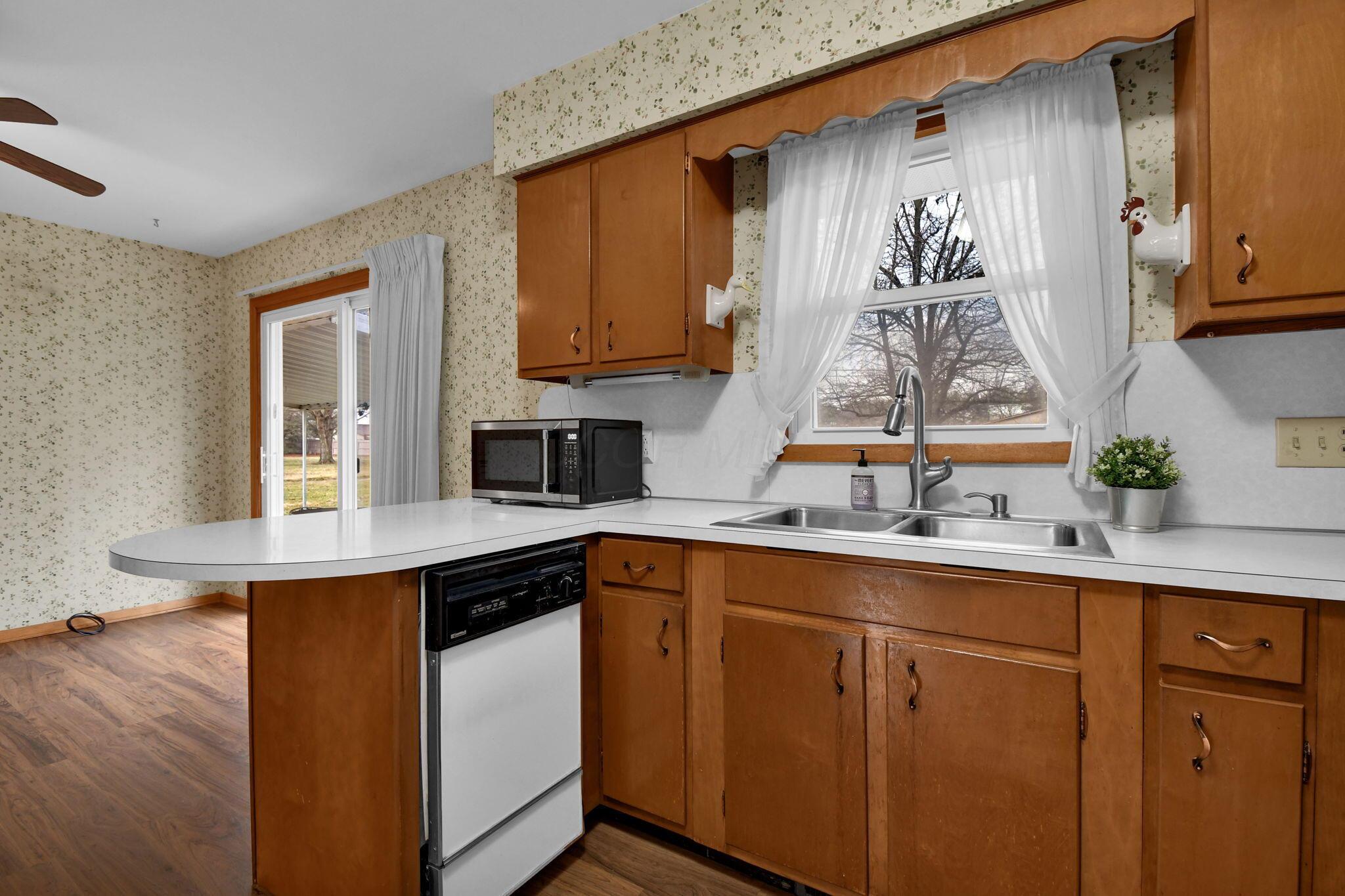 1382 Sherwood Downs E