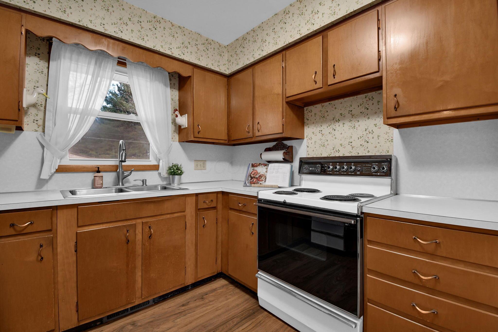 1382 Sherwood Downs E