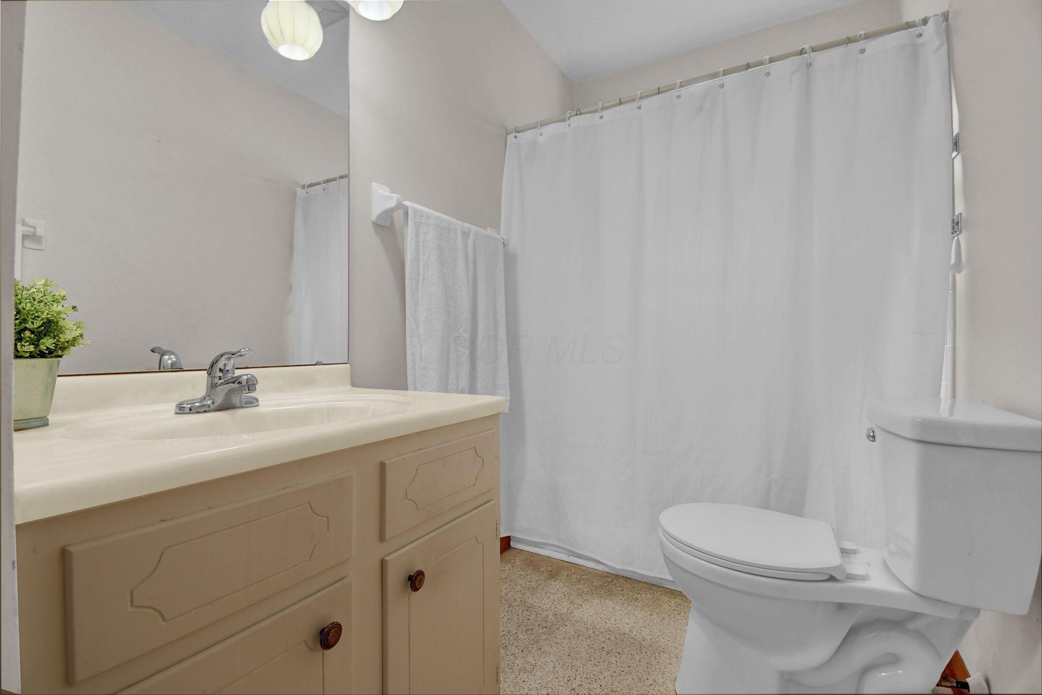 1382 Sherwood Downs E