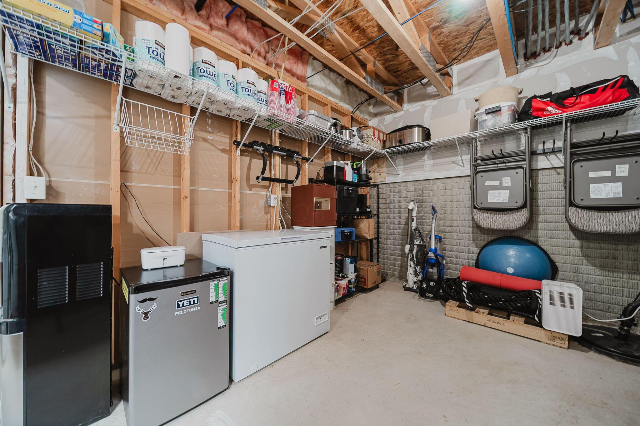 6186 Needletail Road, 66