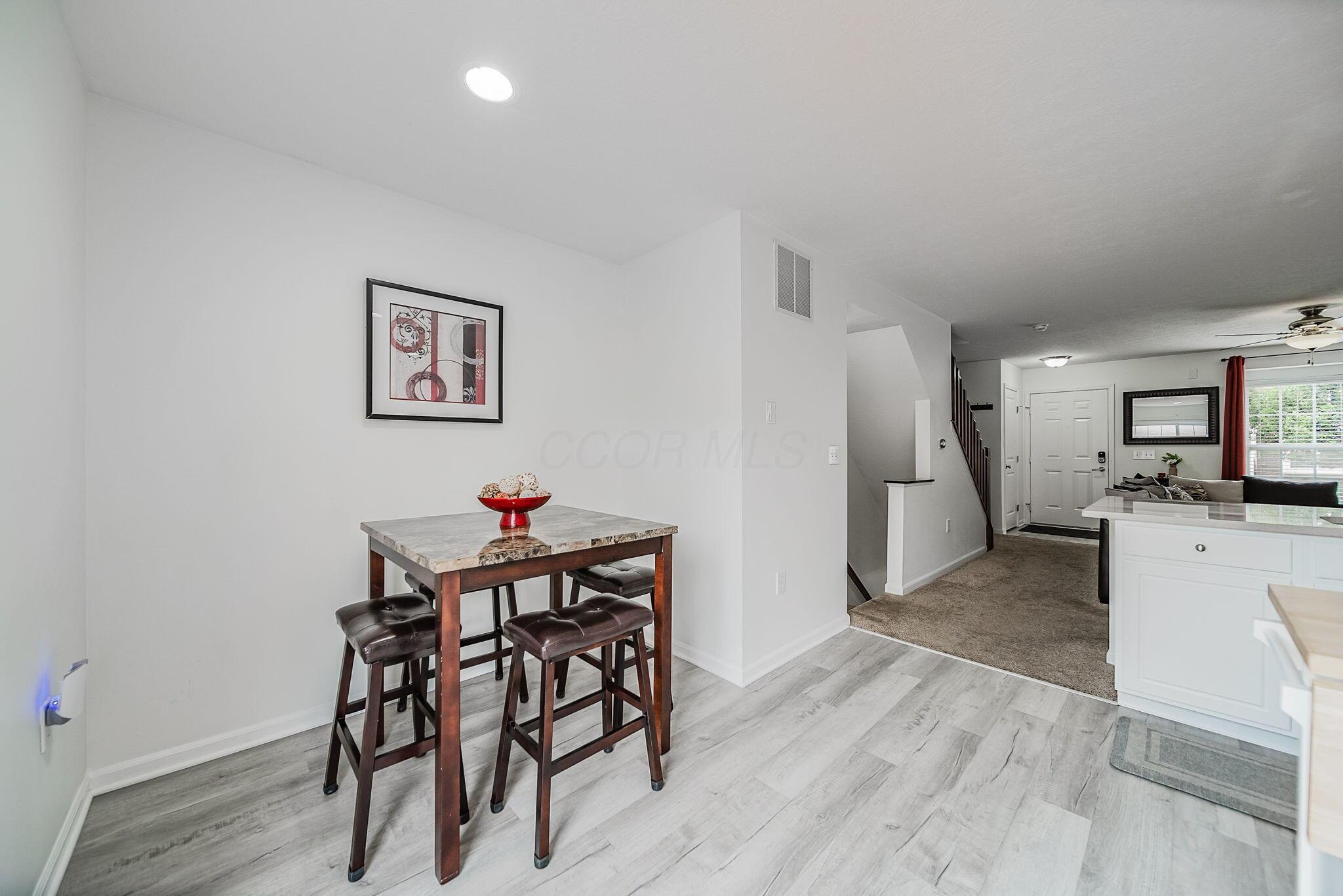 6186 Needletail Road, 66