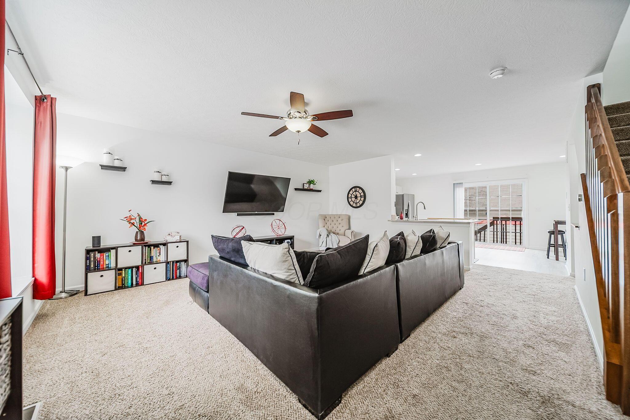 6186 Needletail Road, 66