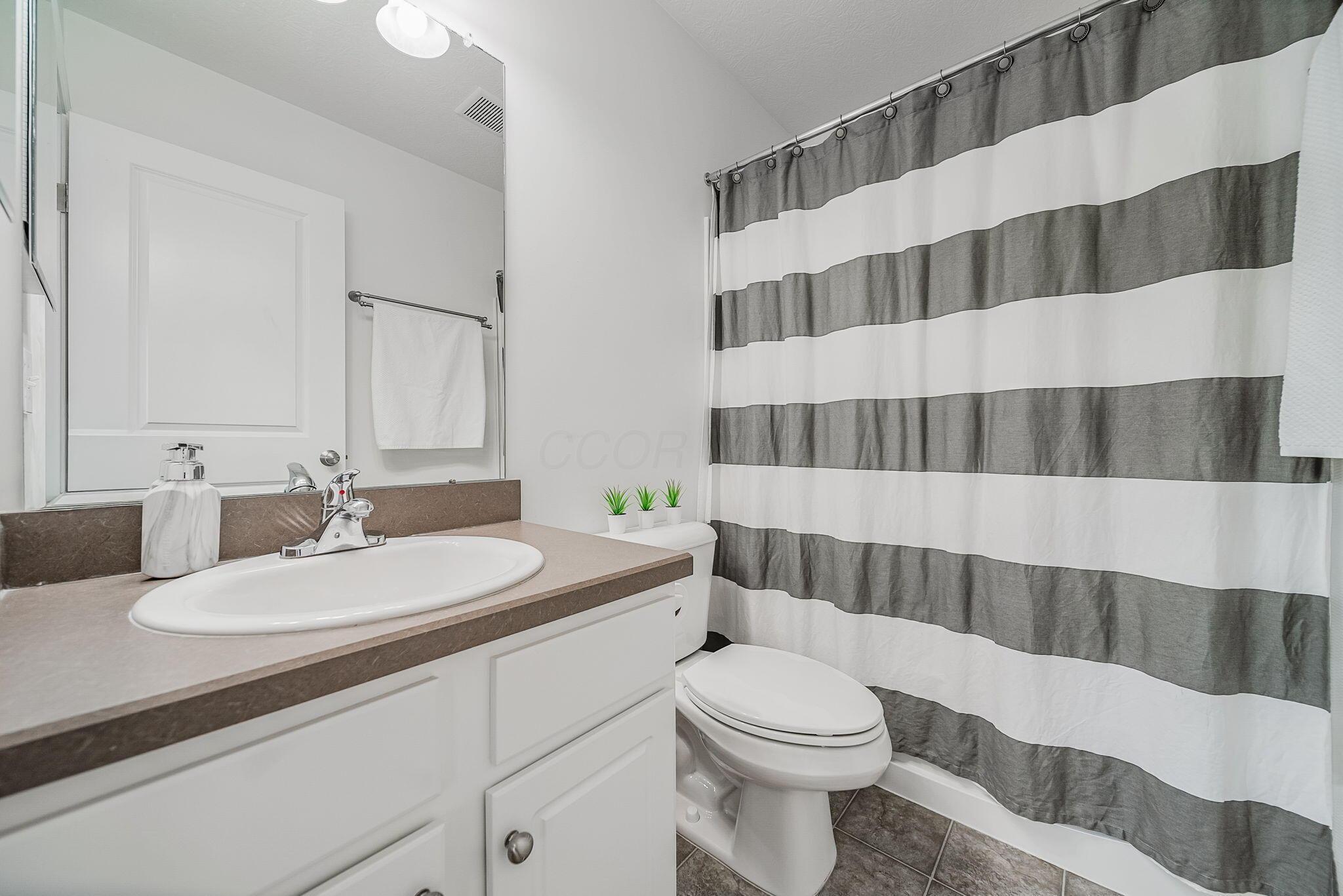 6186 Needletail Road, 66