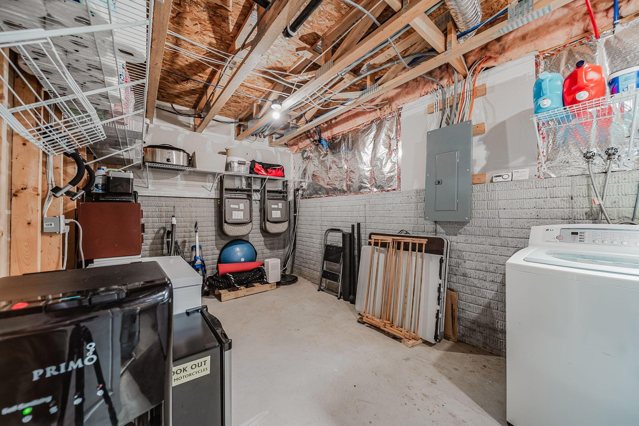6186 Needletail Road, 66