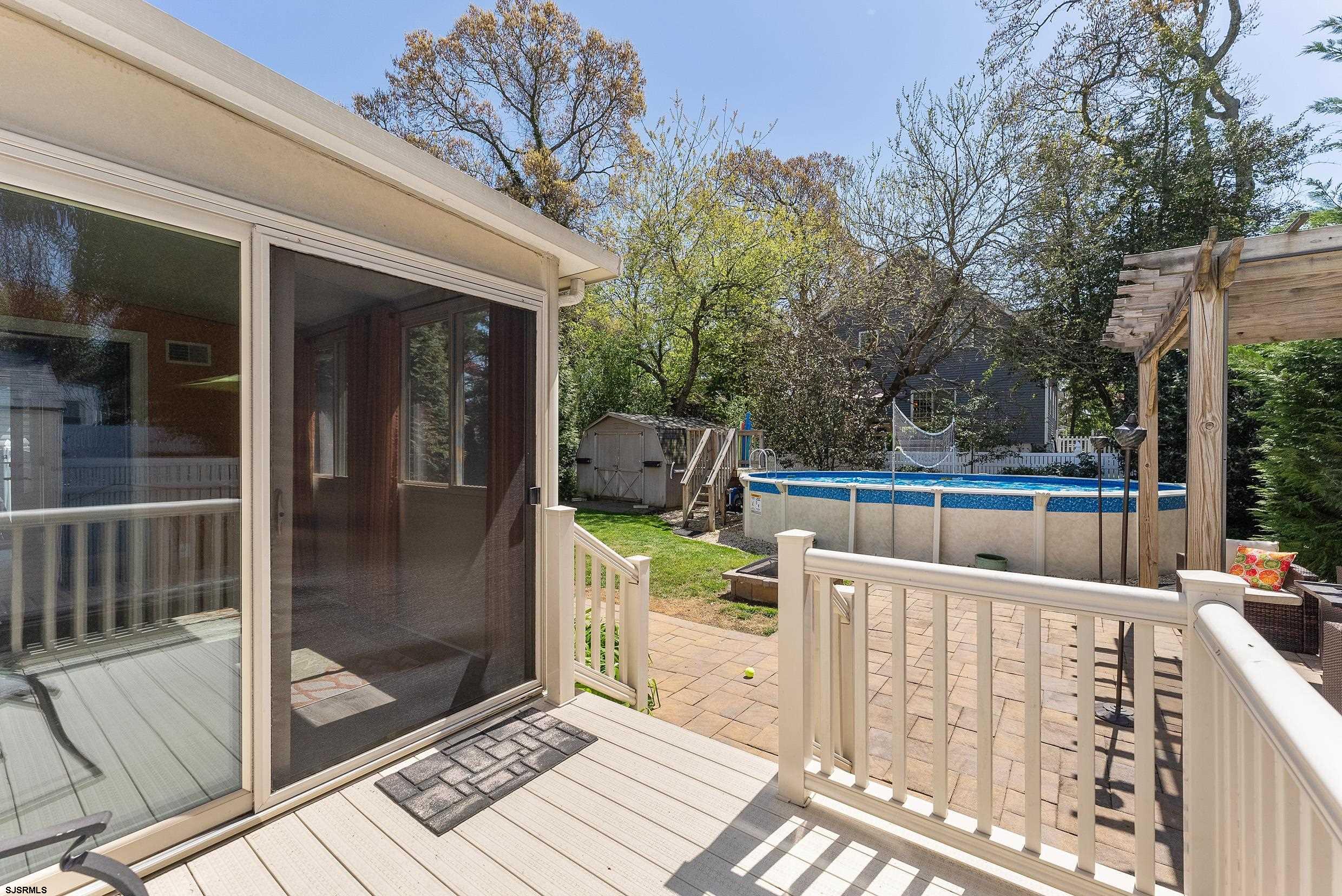 126 E Oakcrest Ave