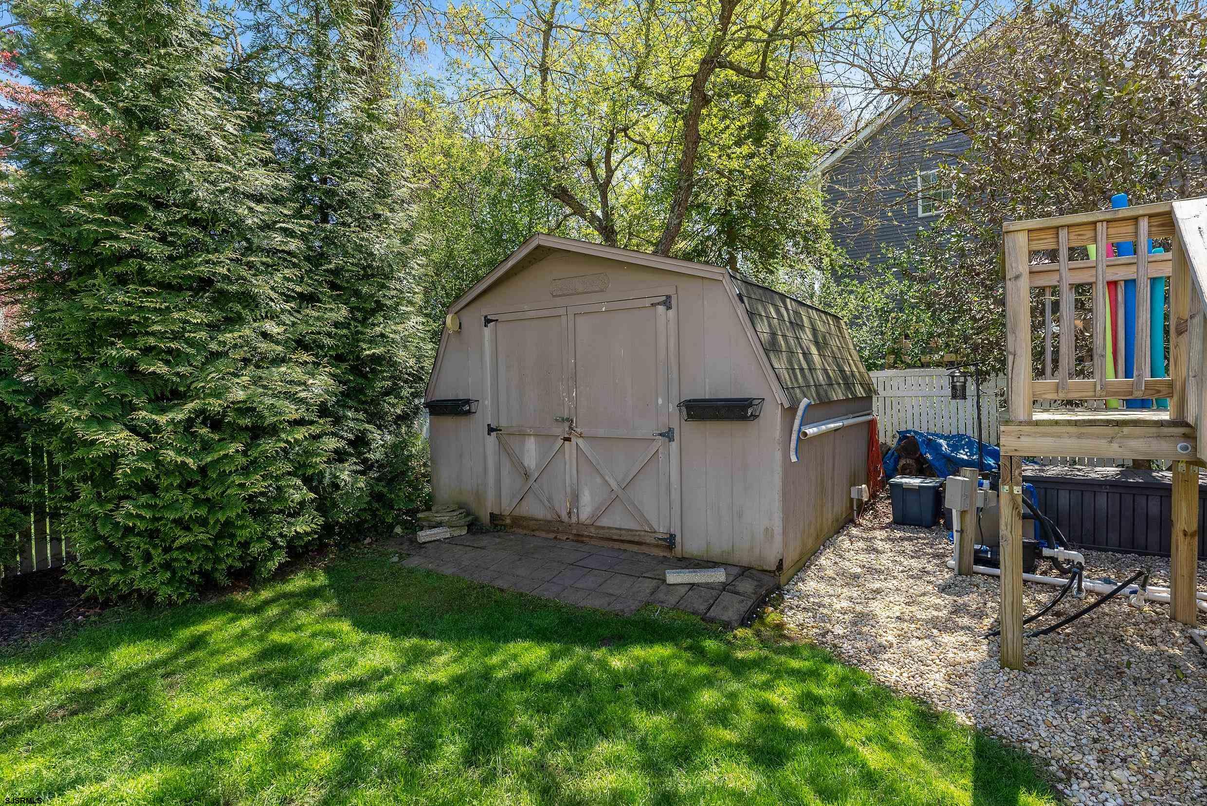 126 E Oakcrest Ave