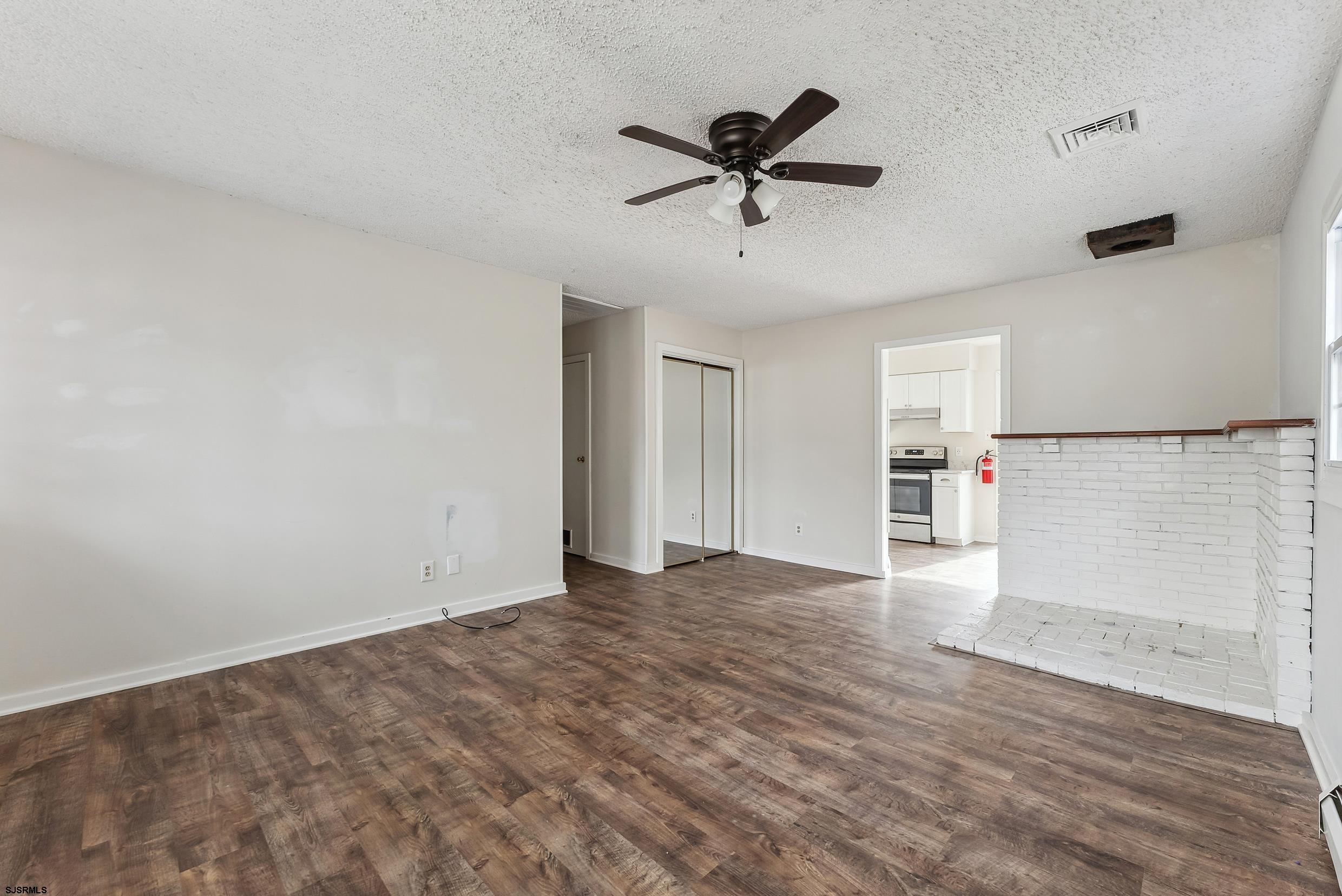 3 Edgewood Dr