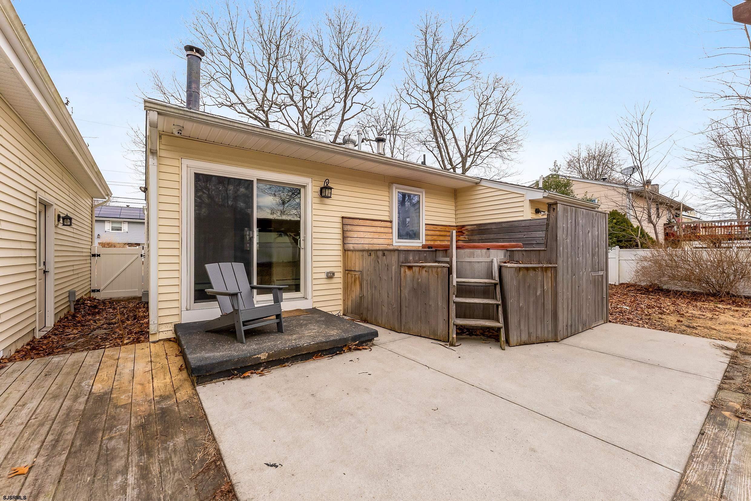 3 Edgewood Dr