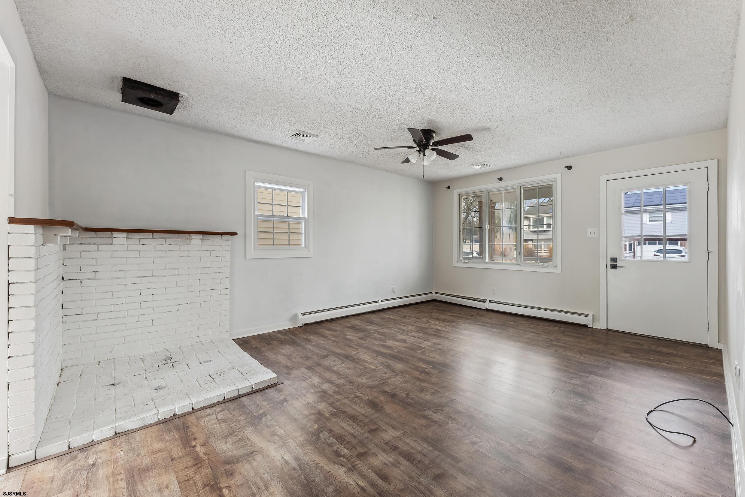 3 Edgewood Dr