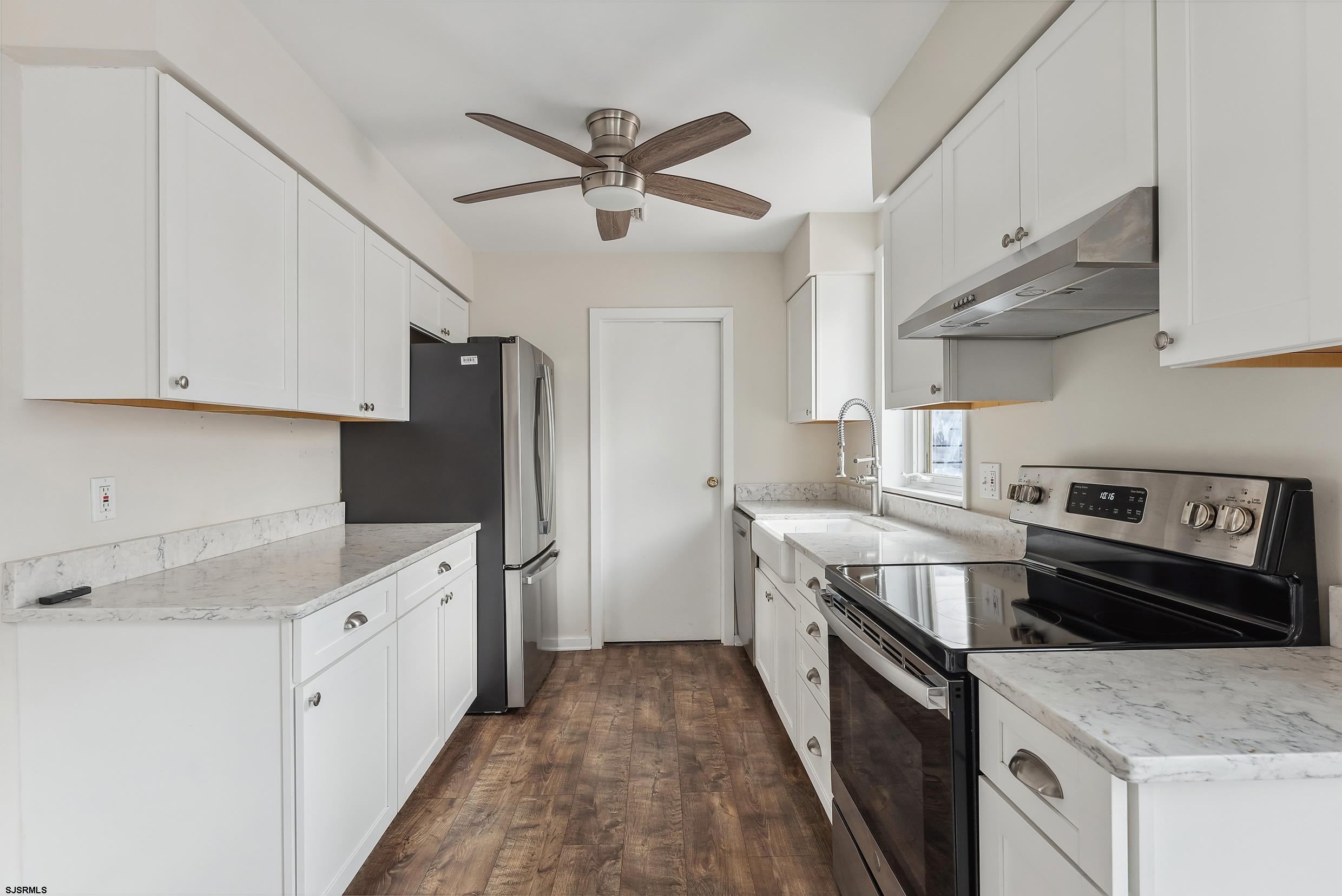 3 Edgewood Dr
