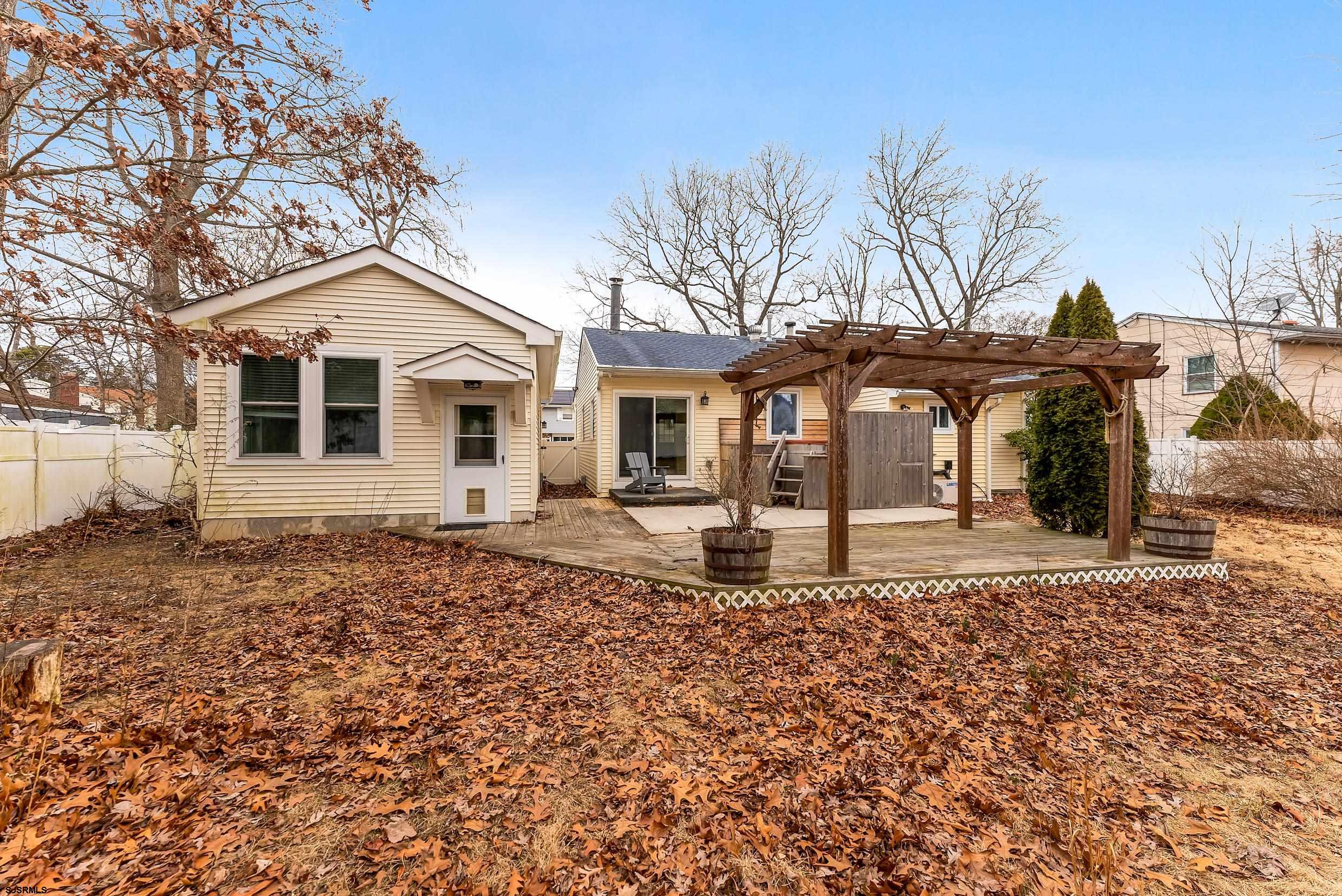 3 Edgewood Dr