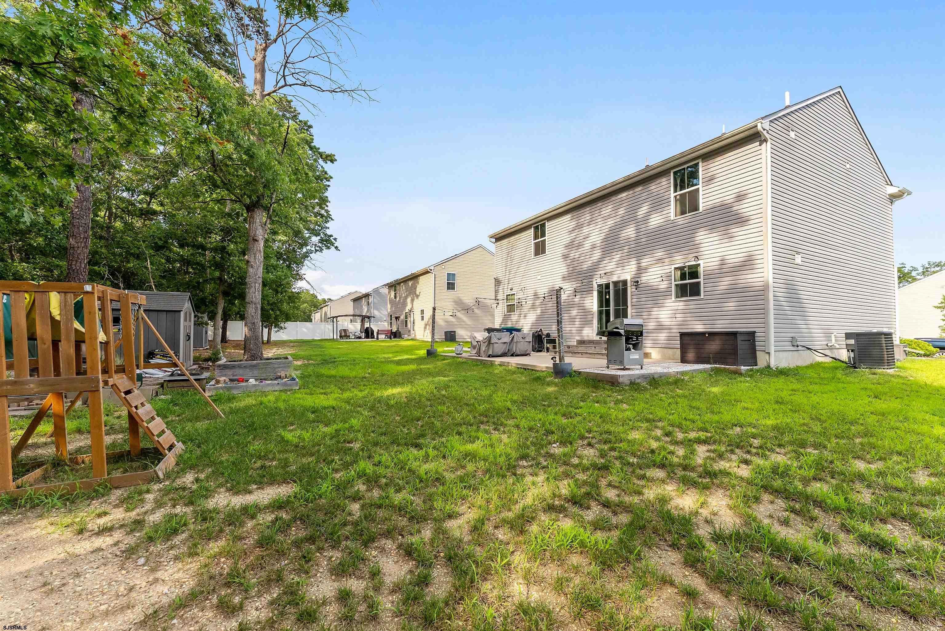 82 Galleria Ave