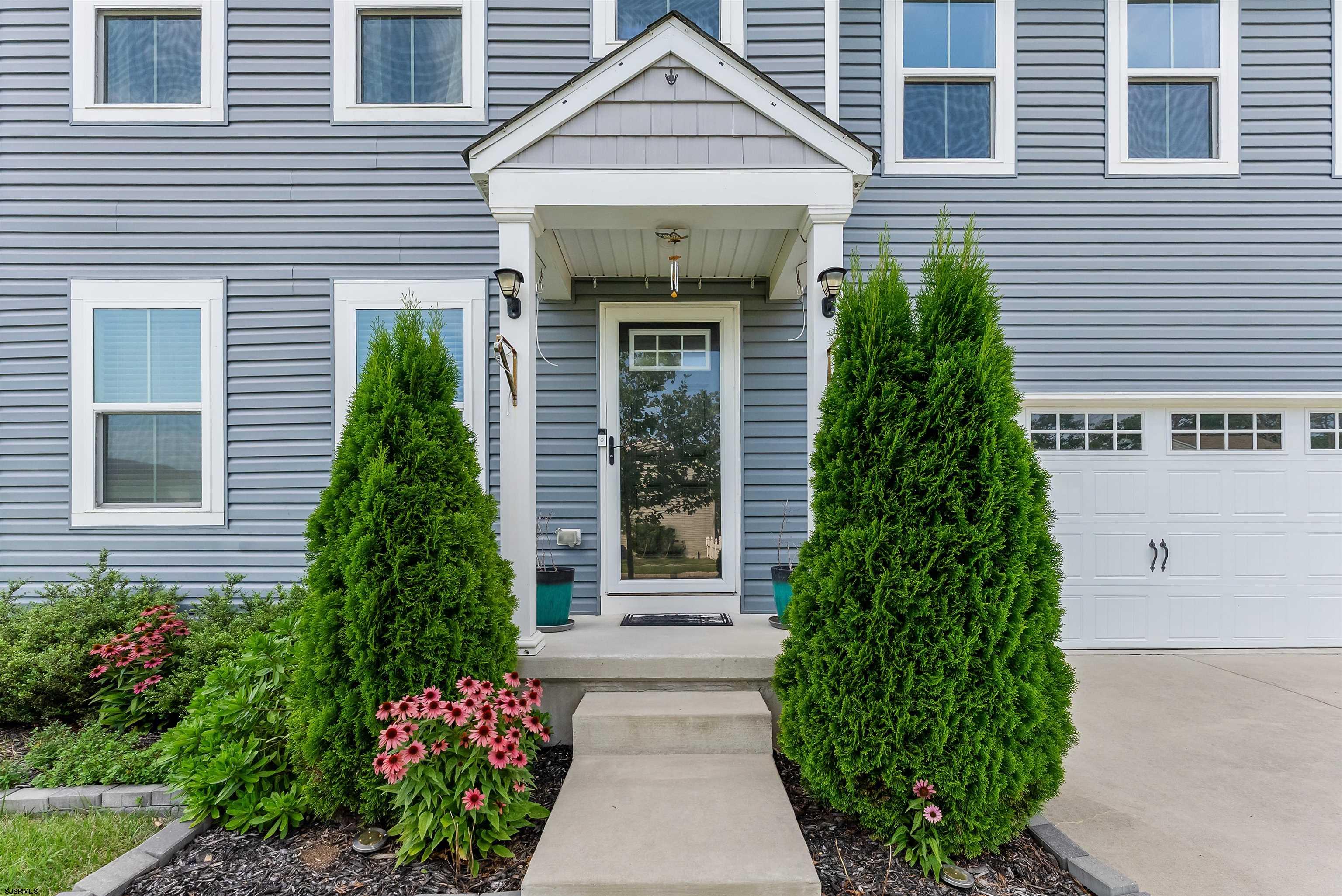 82 Galleria Ave