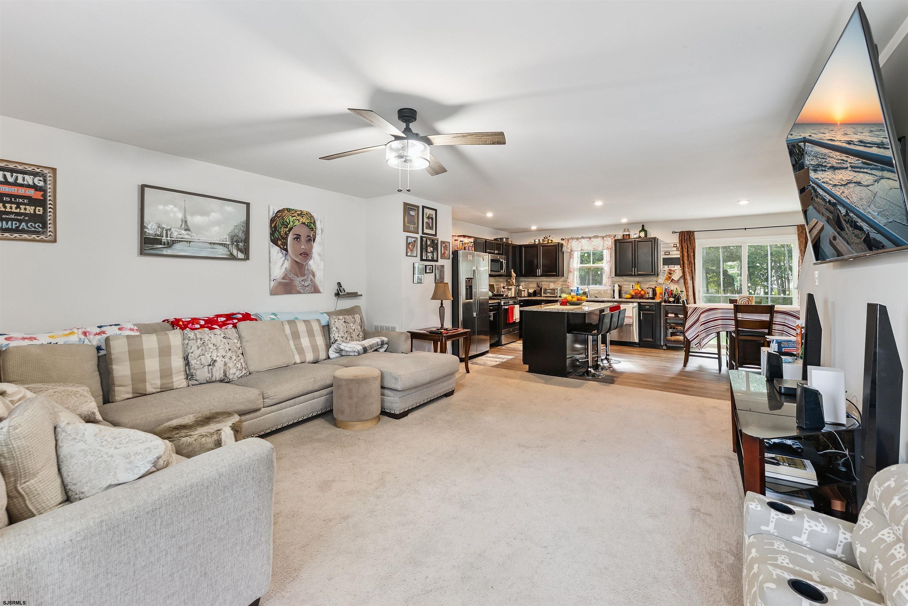 82 Galleria Ave