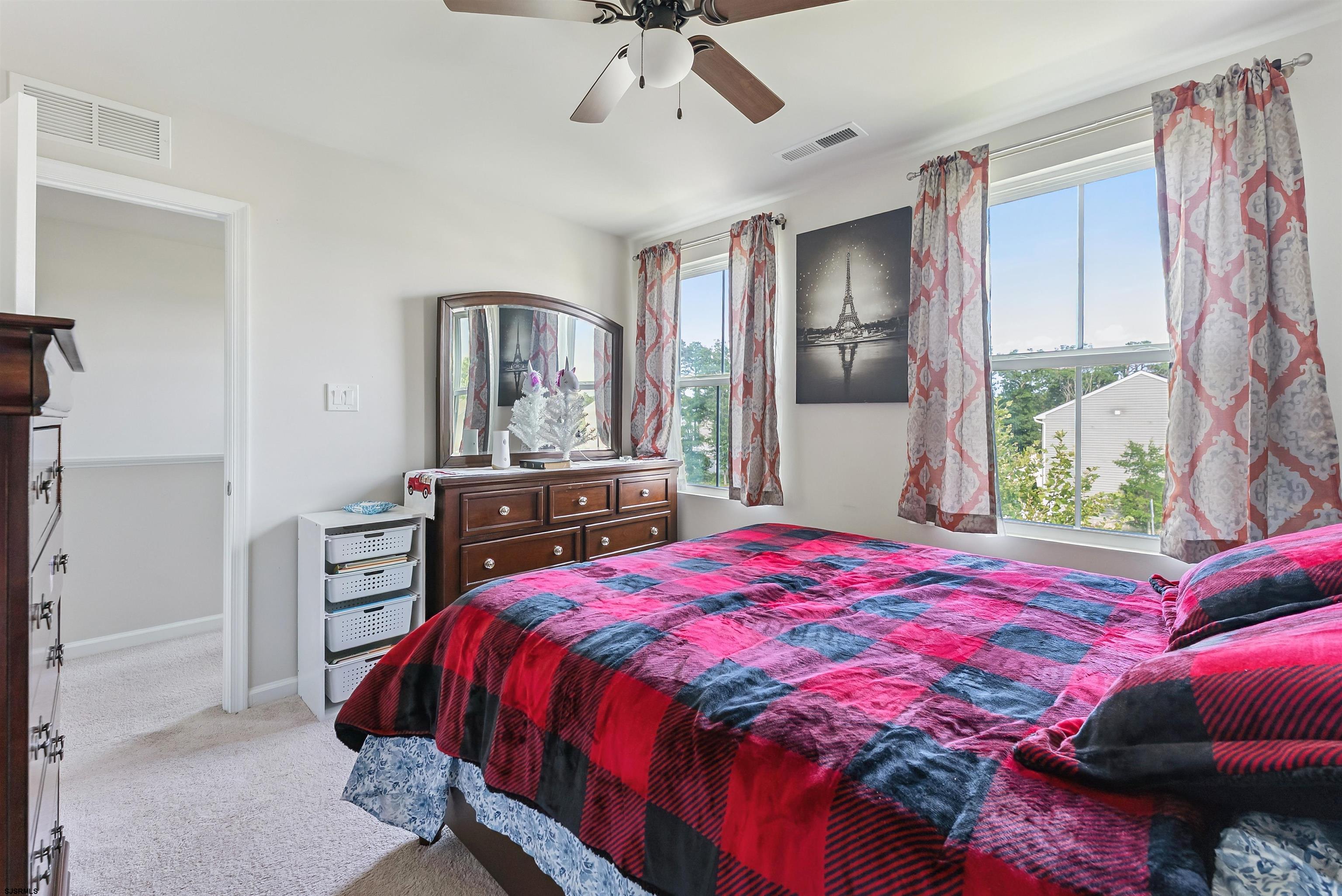 82 Galleria Ave