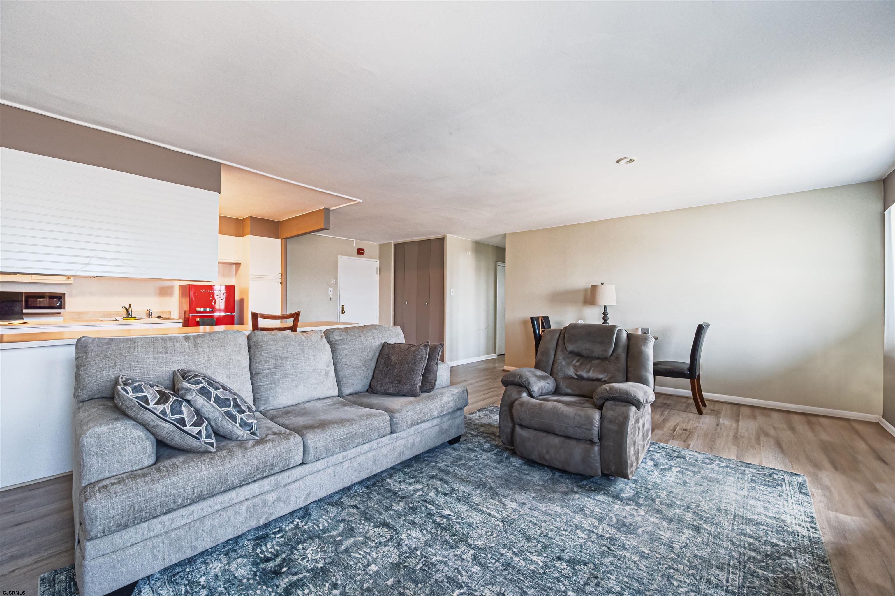 3817 Ventnor Ave Unit: 304