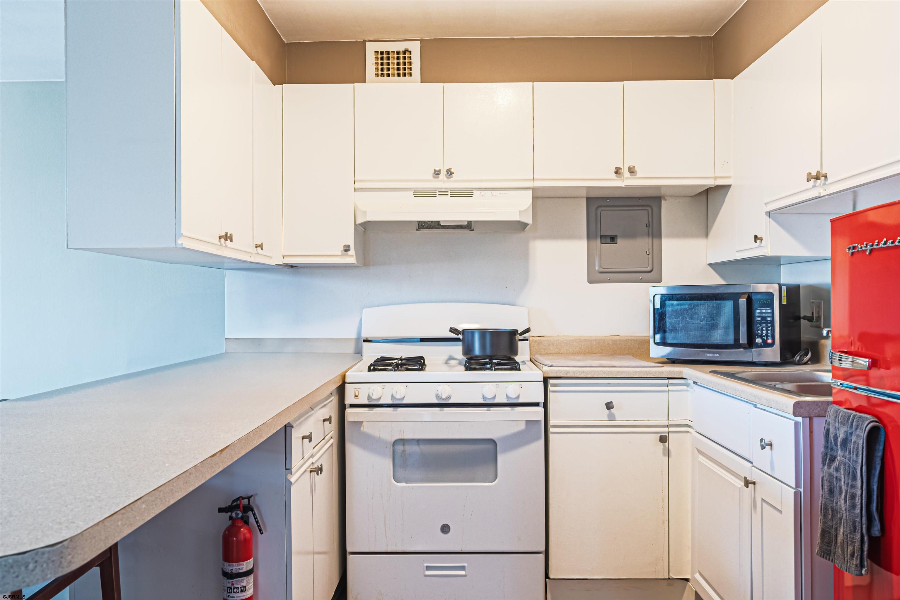 3817 Ventnor Ave Unit: 304