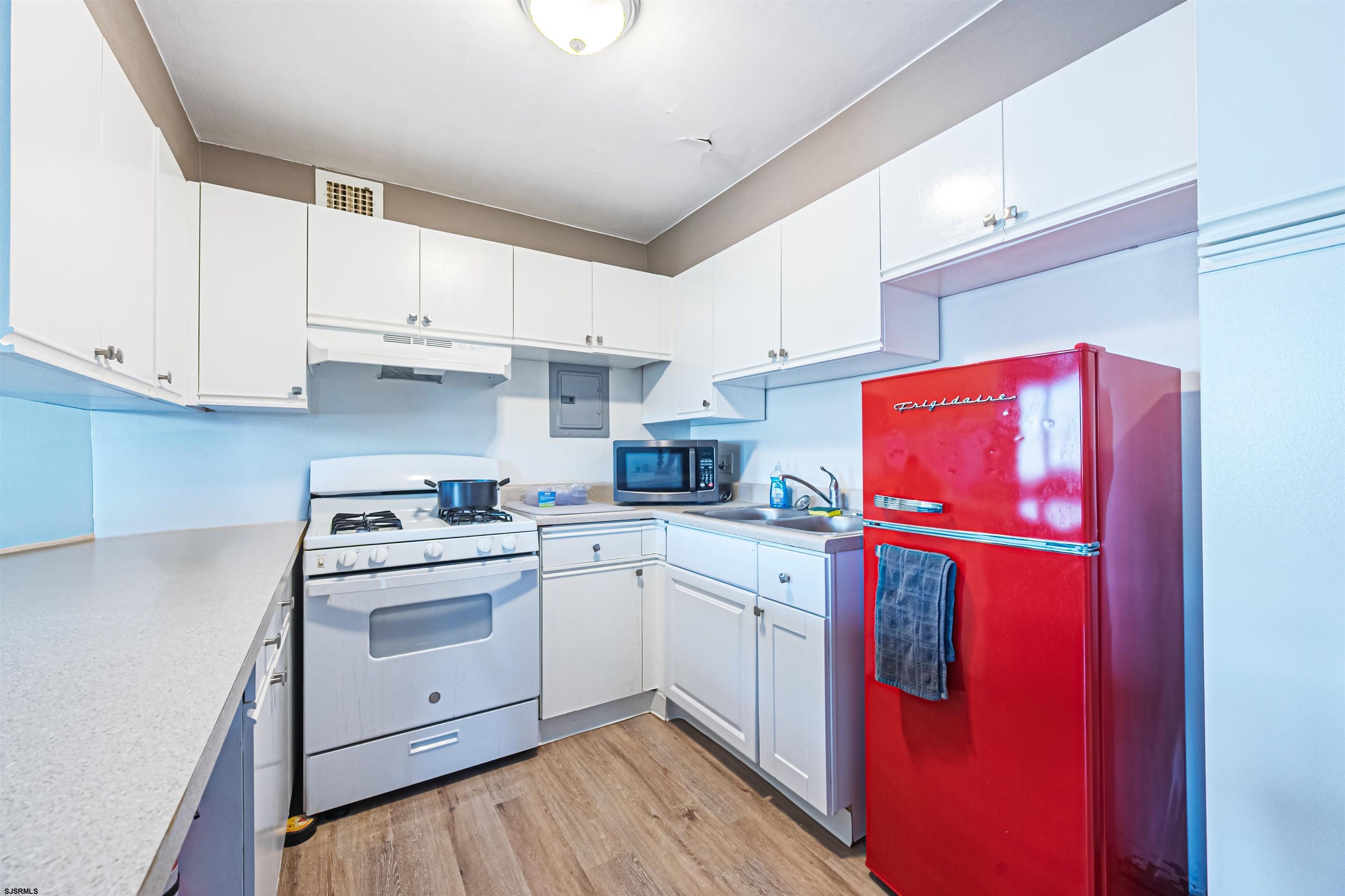 3817 Ventnor Ave Unit: 304