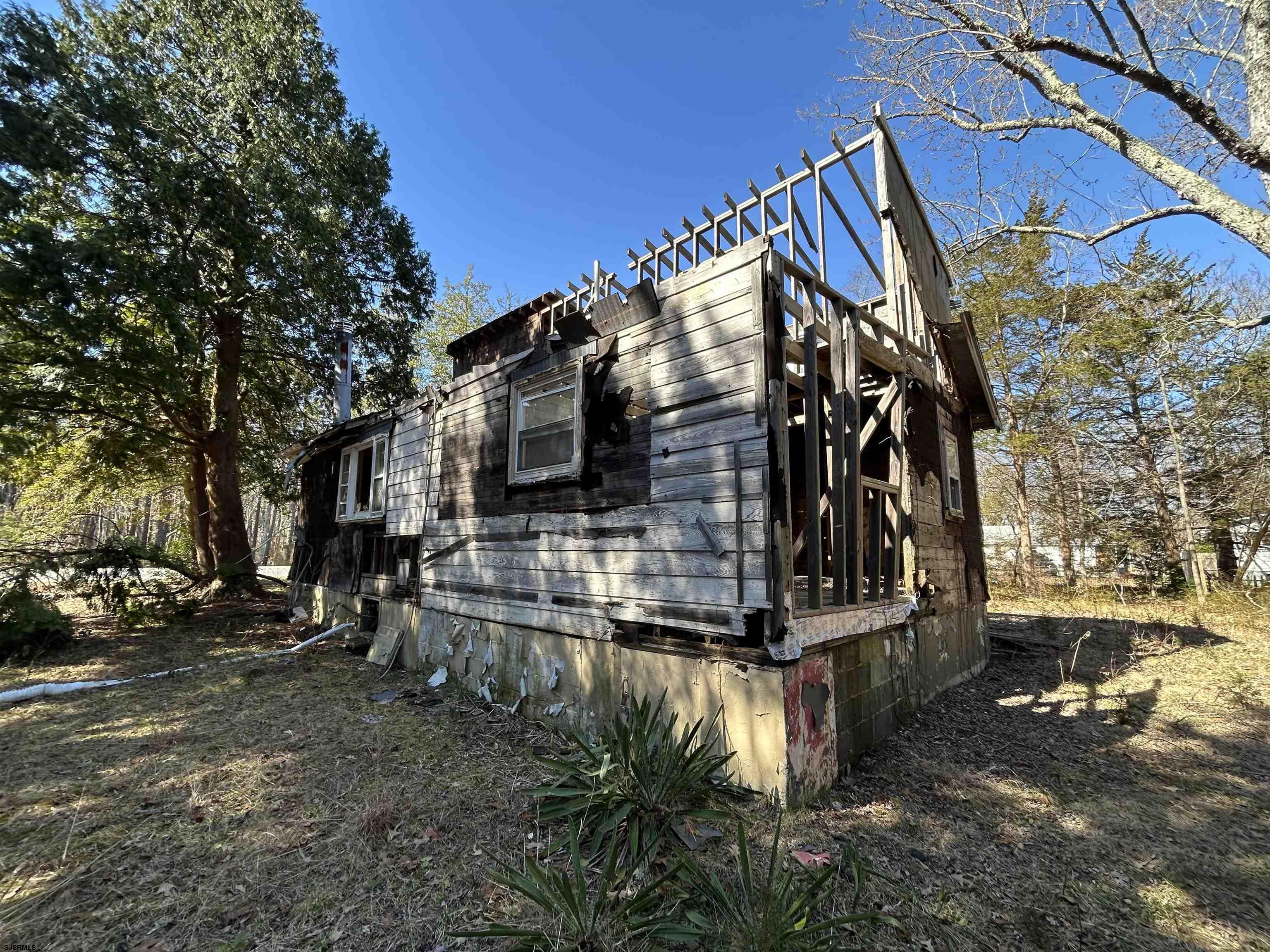 435 W White Horse Pike