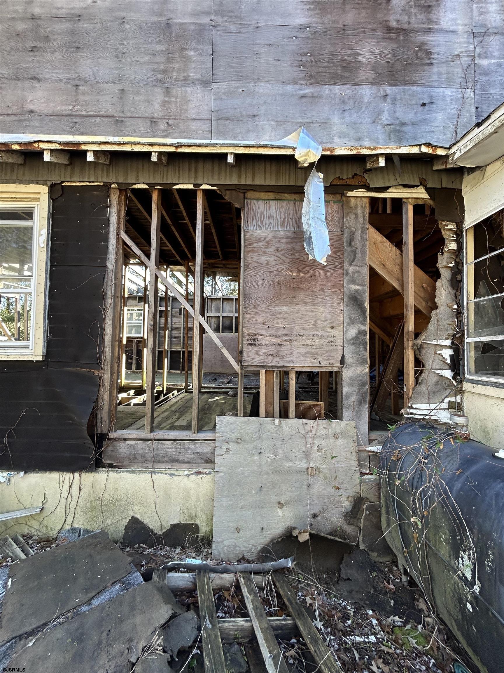 435 W White Horse Pike