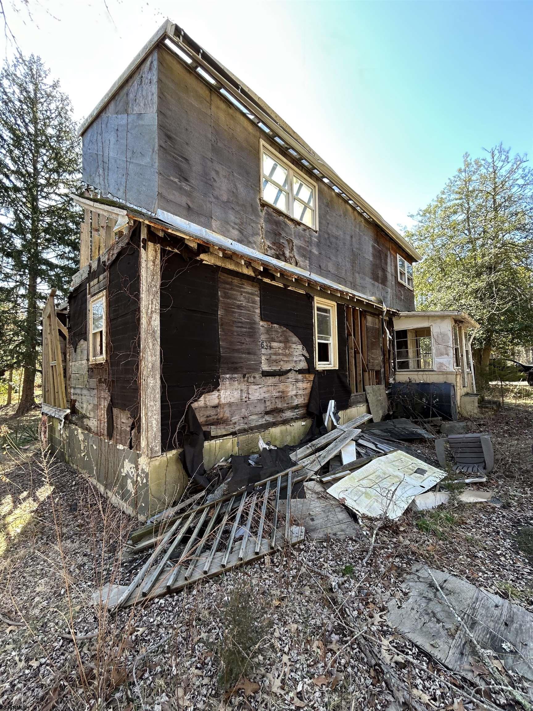 435 W White Horse Pike