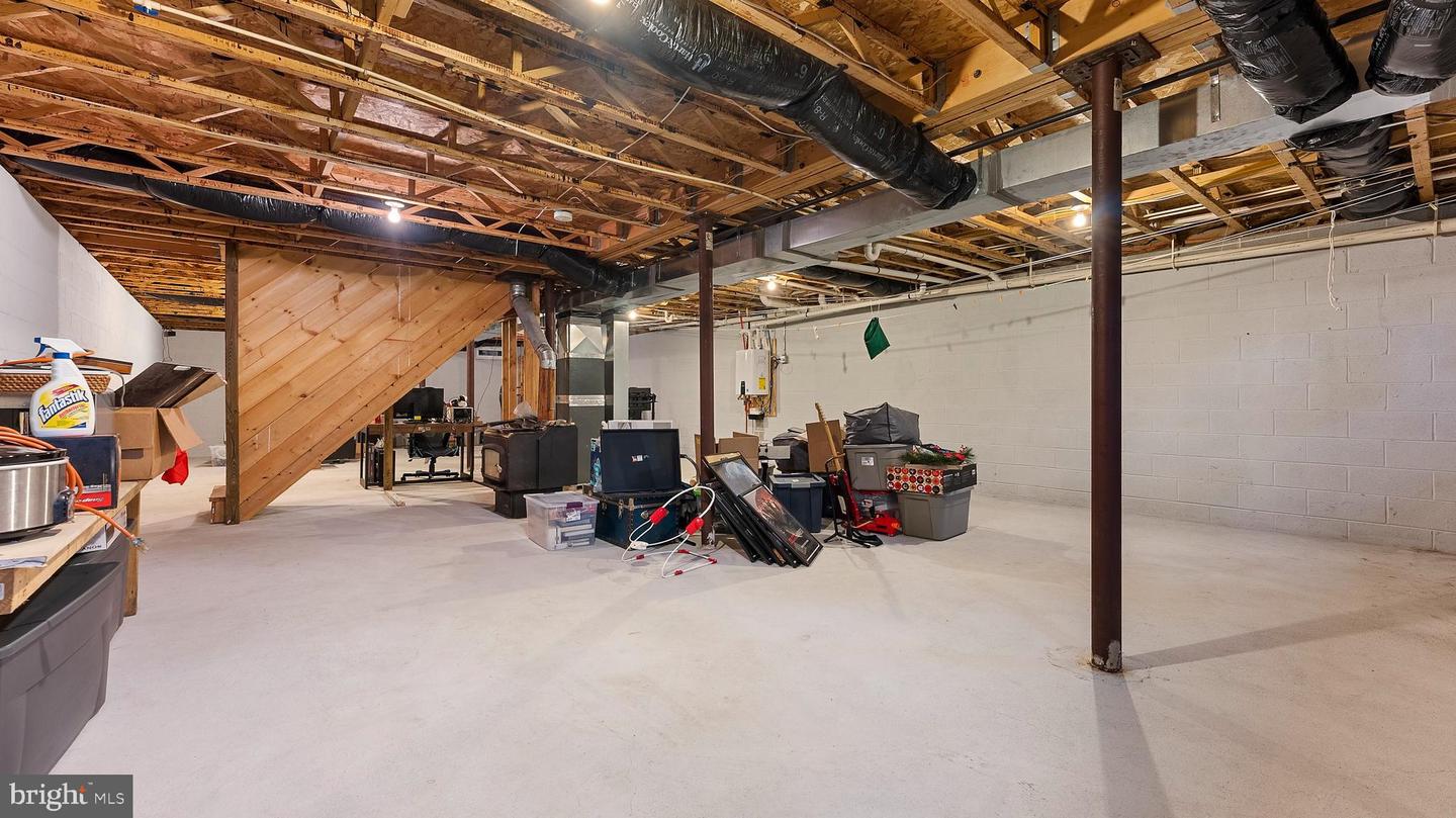 3019 Clover AVENUE