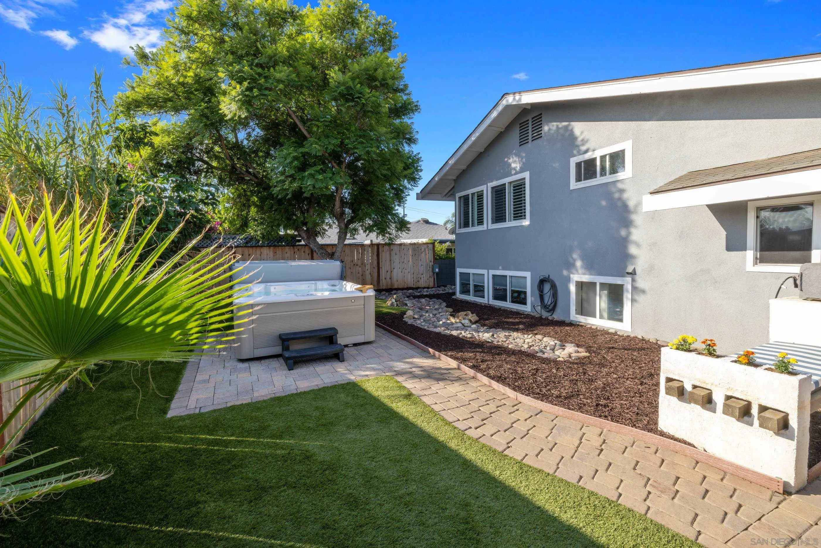 6241 Boulder Lake Ave