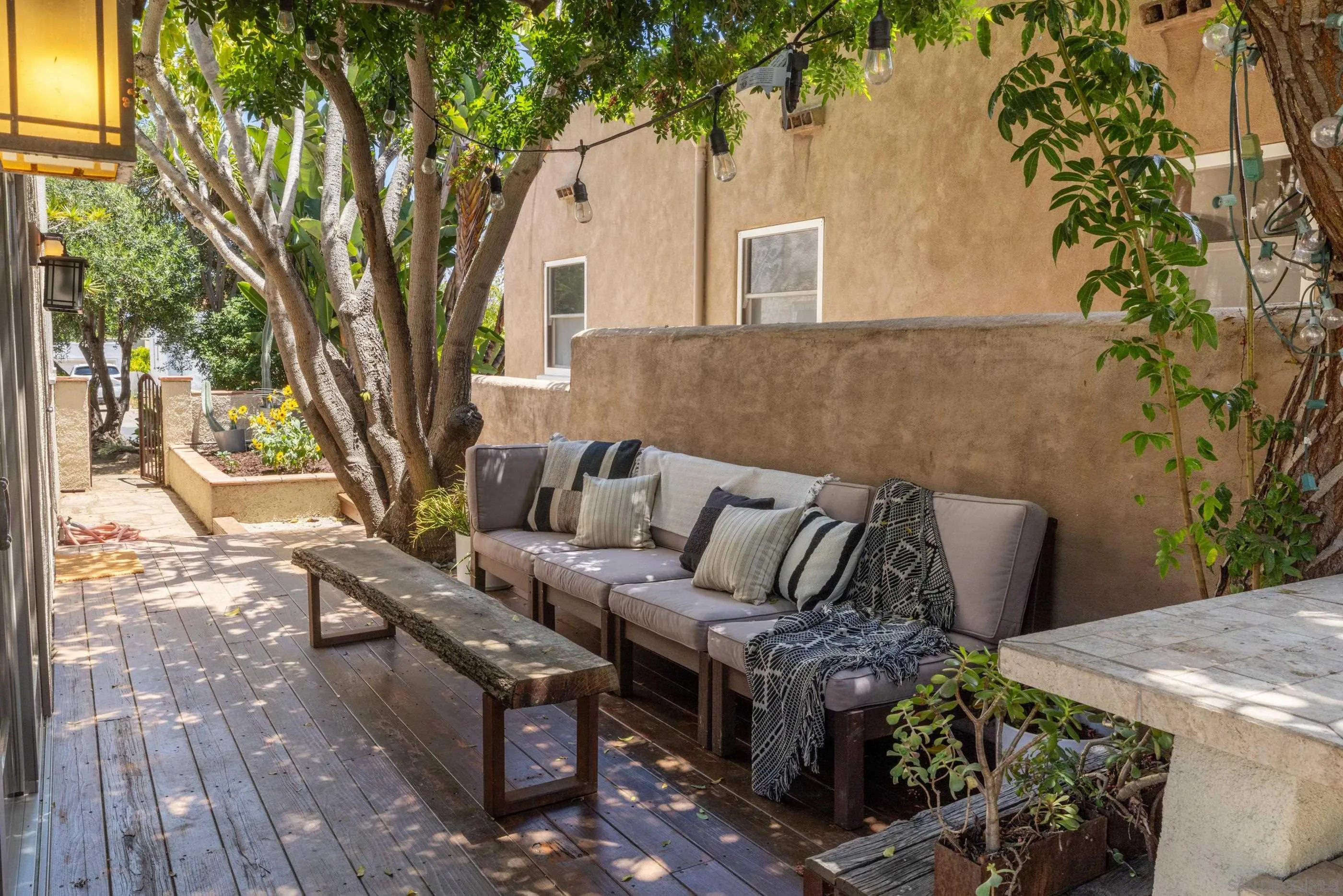 4826 Biona Dr