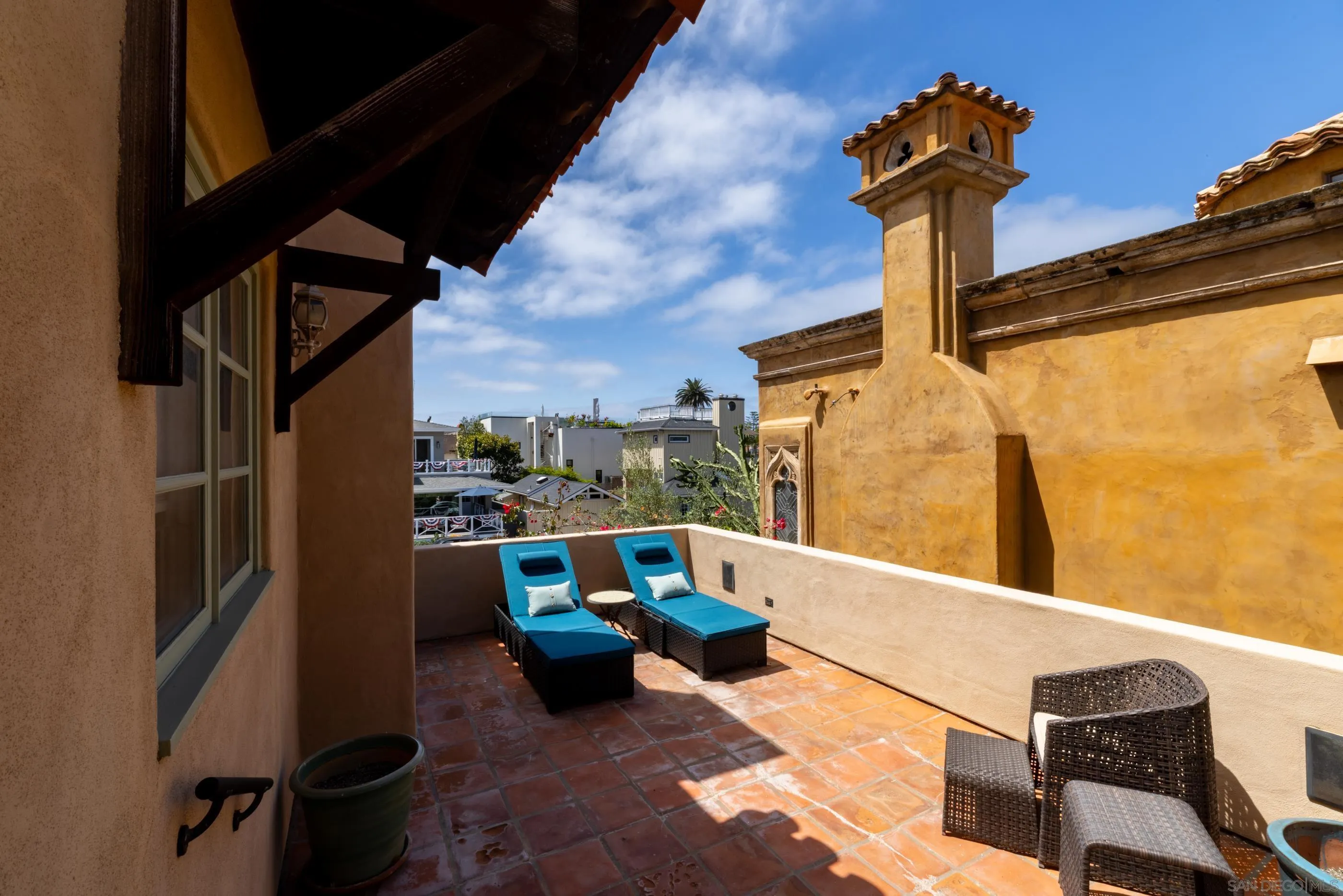 418 Marine St