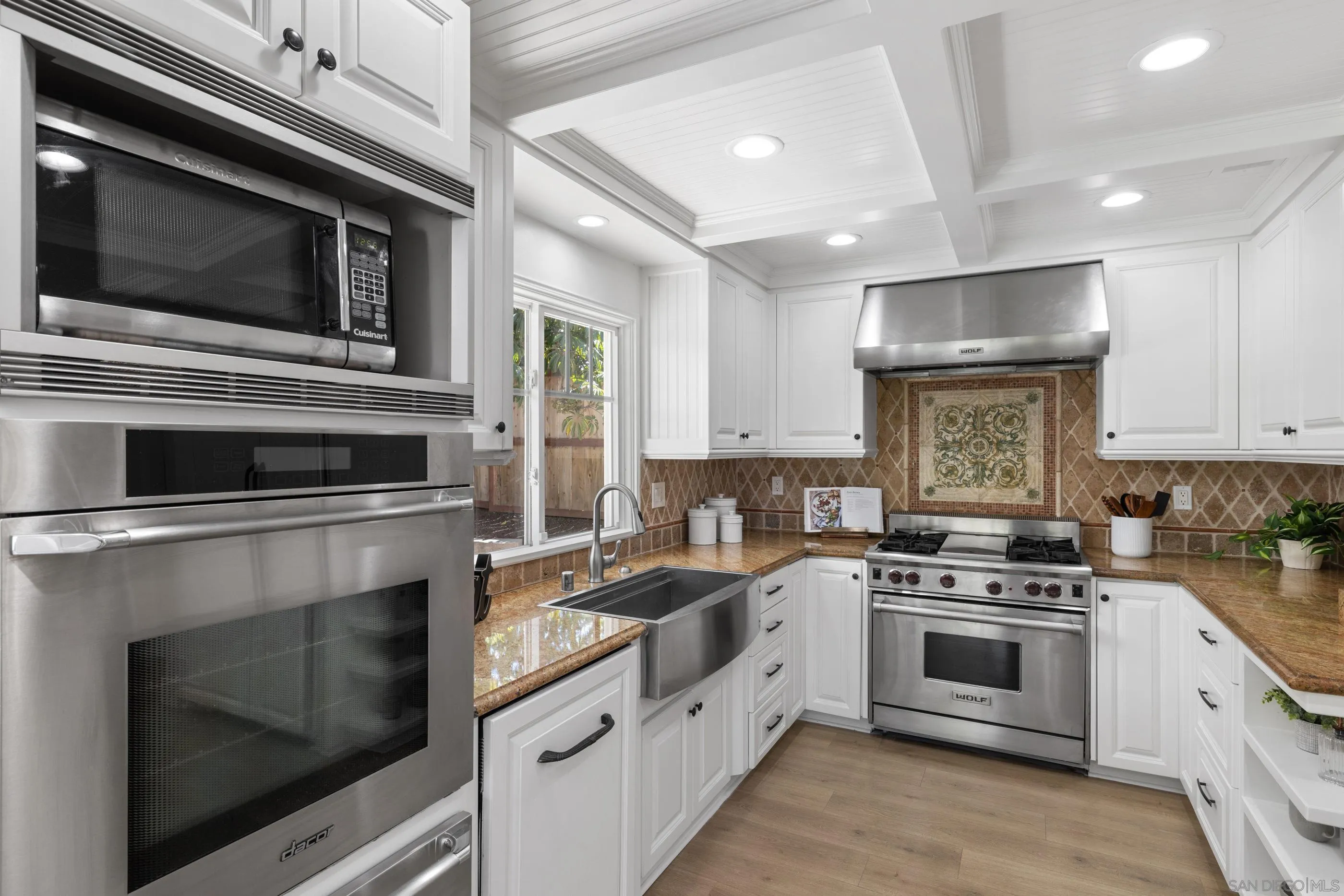 2518 Caminito La Paz