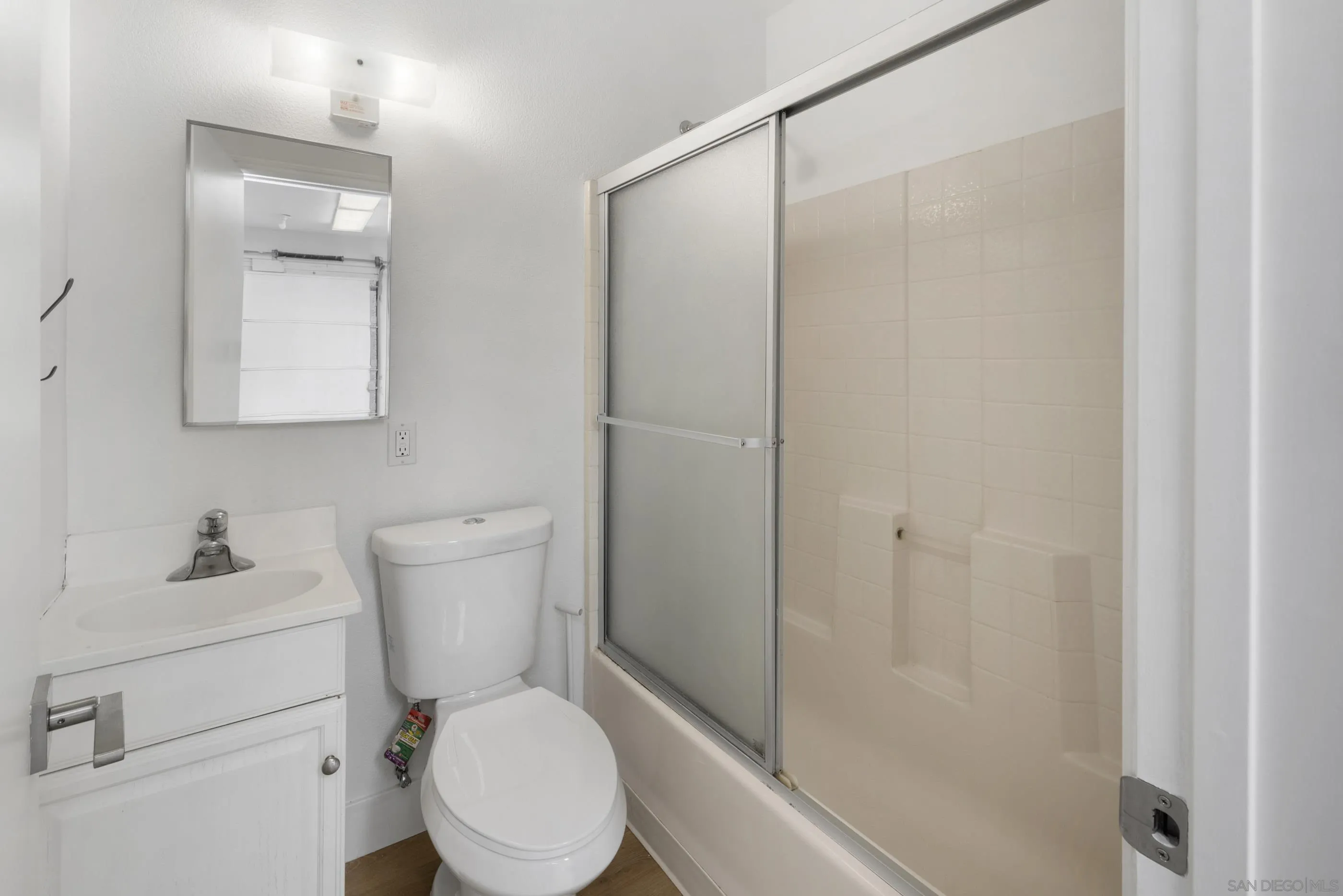 2518 Caminito La Paz