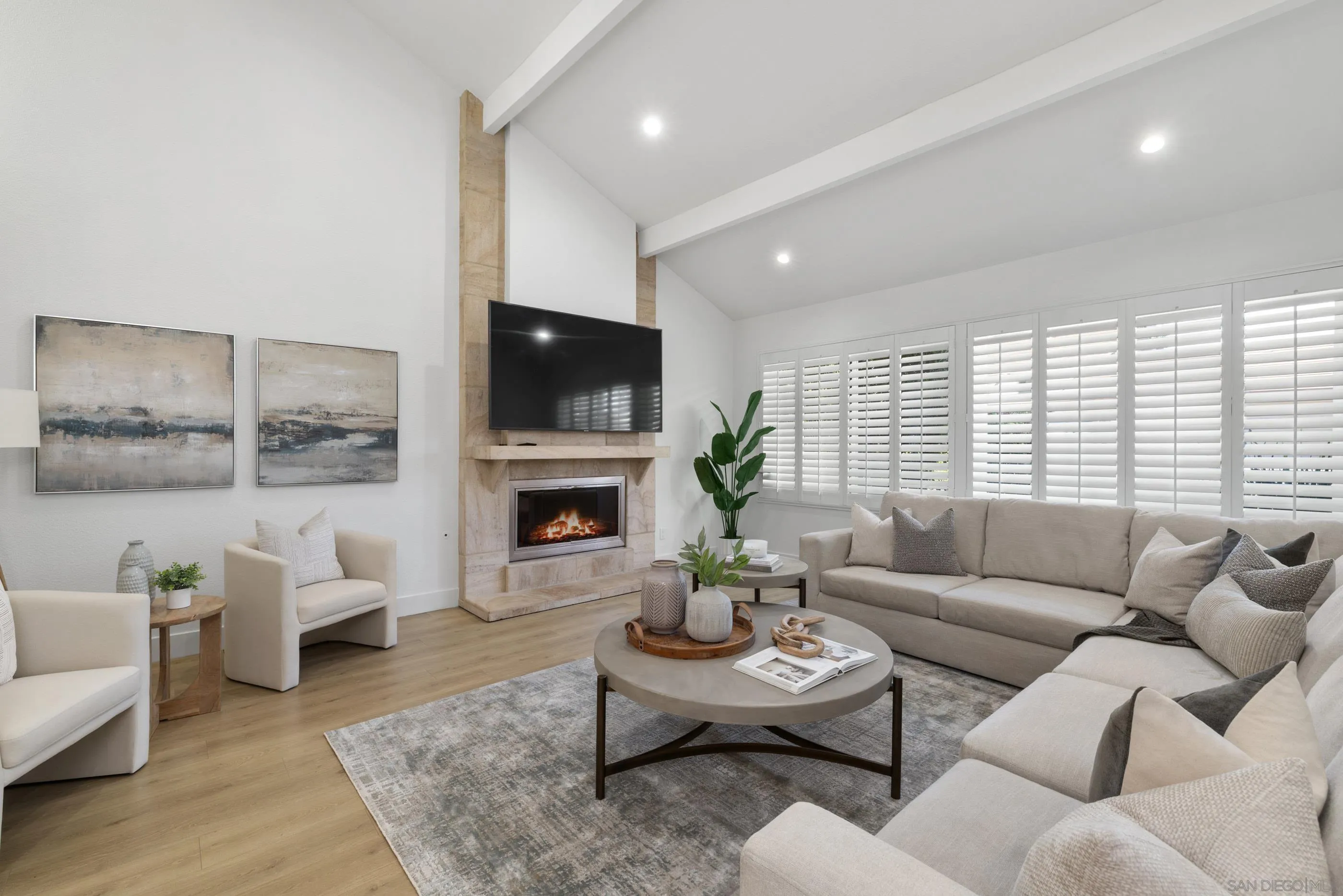 2518 Caminito La Paz