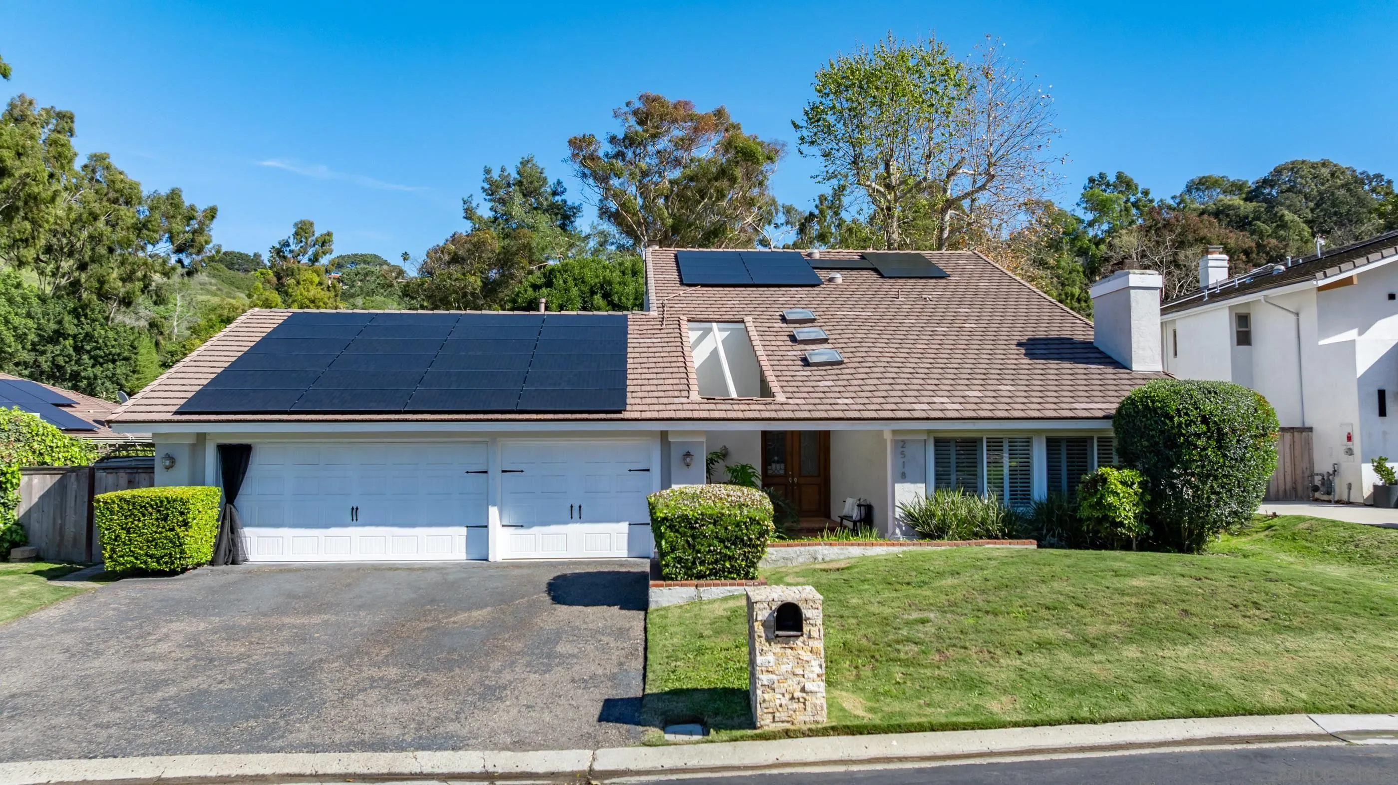 2518 Caminito La Paz