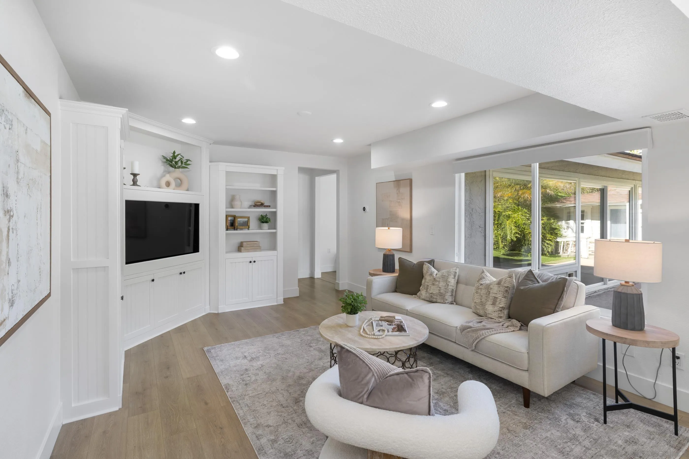 2518 Caminito La Paz