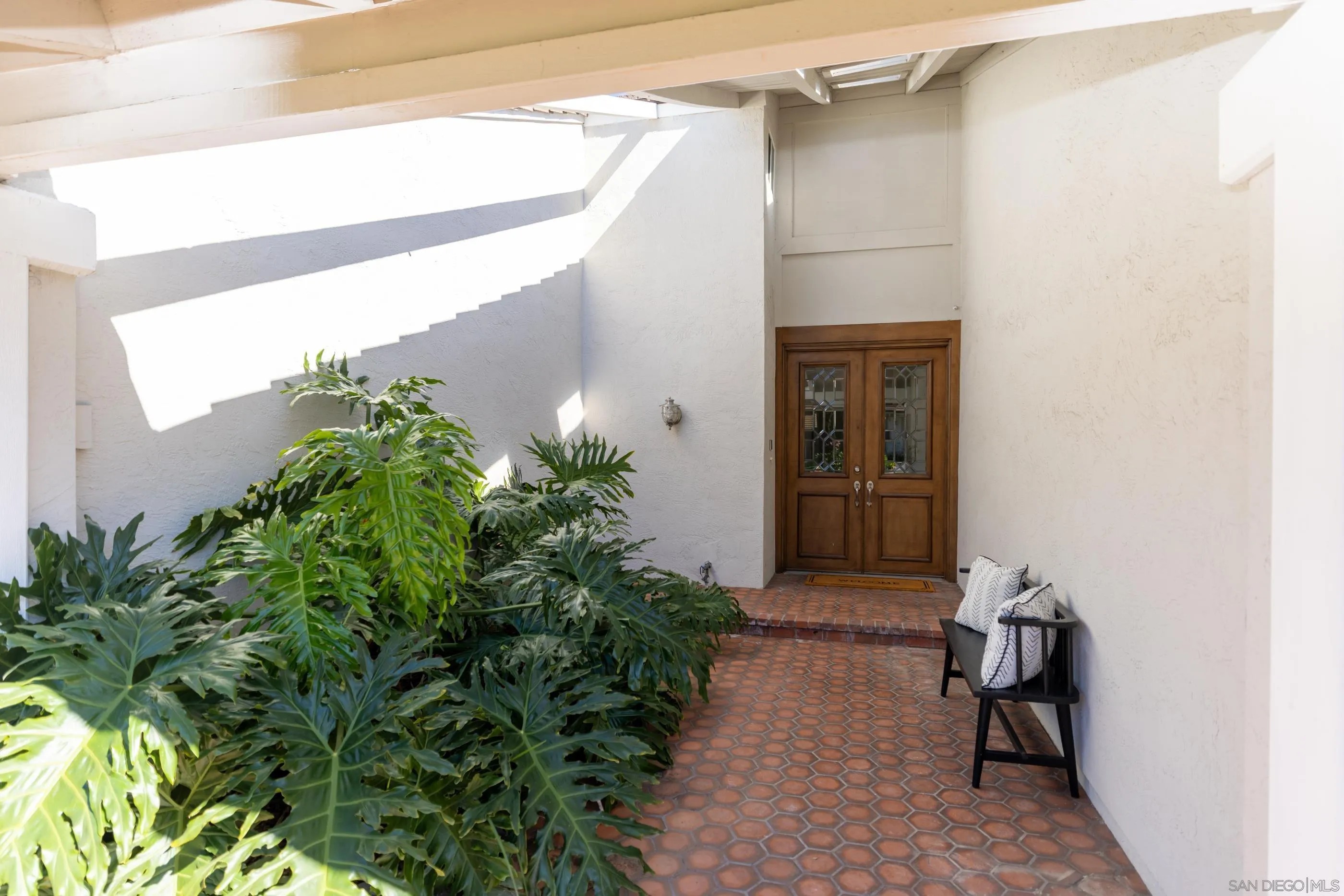 2518 Caminito La Paz