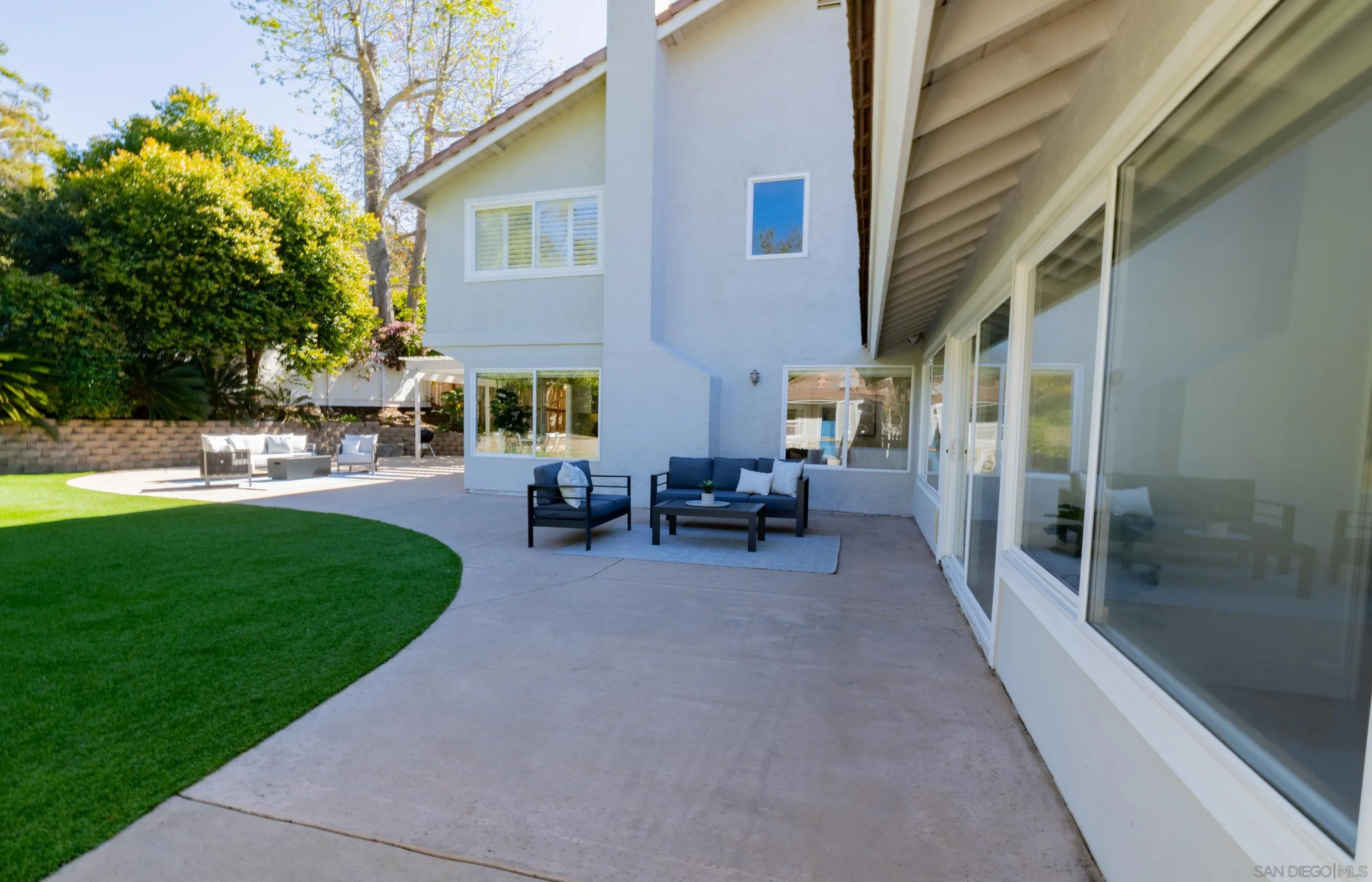 2518 Caminito La Paz