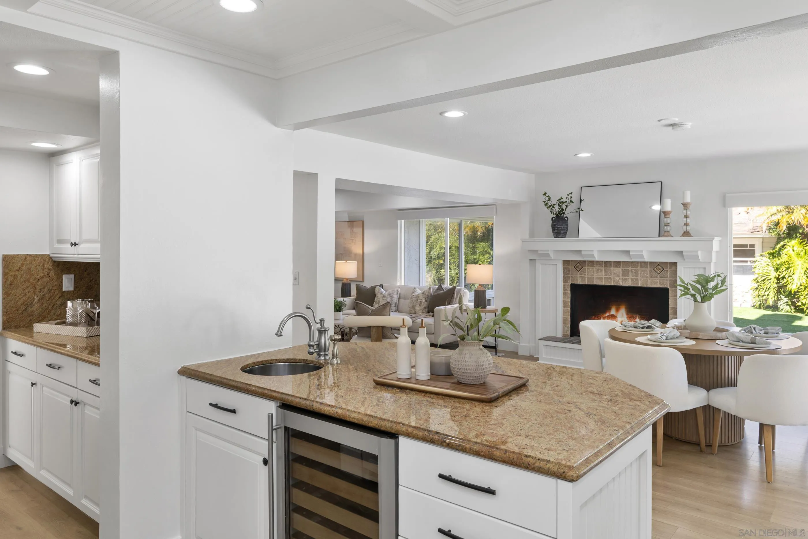 2518 Caminito La Paz