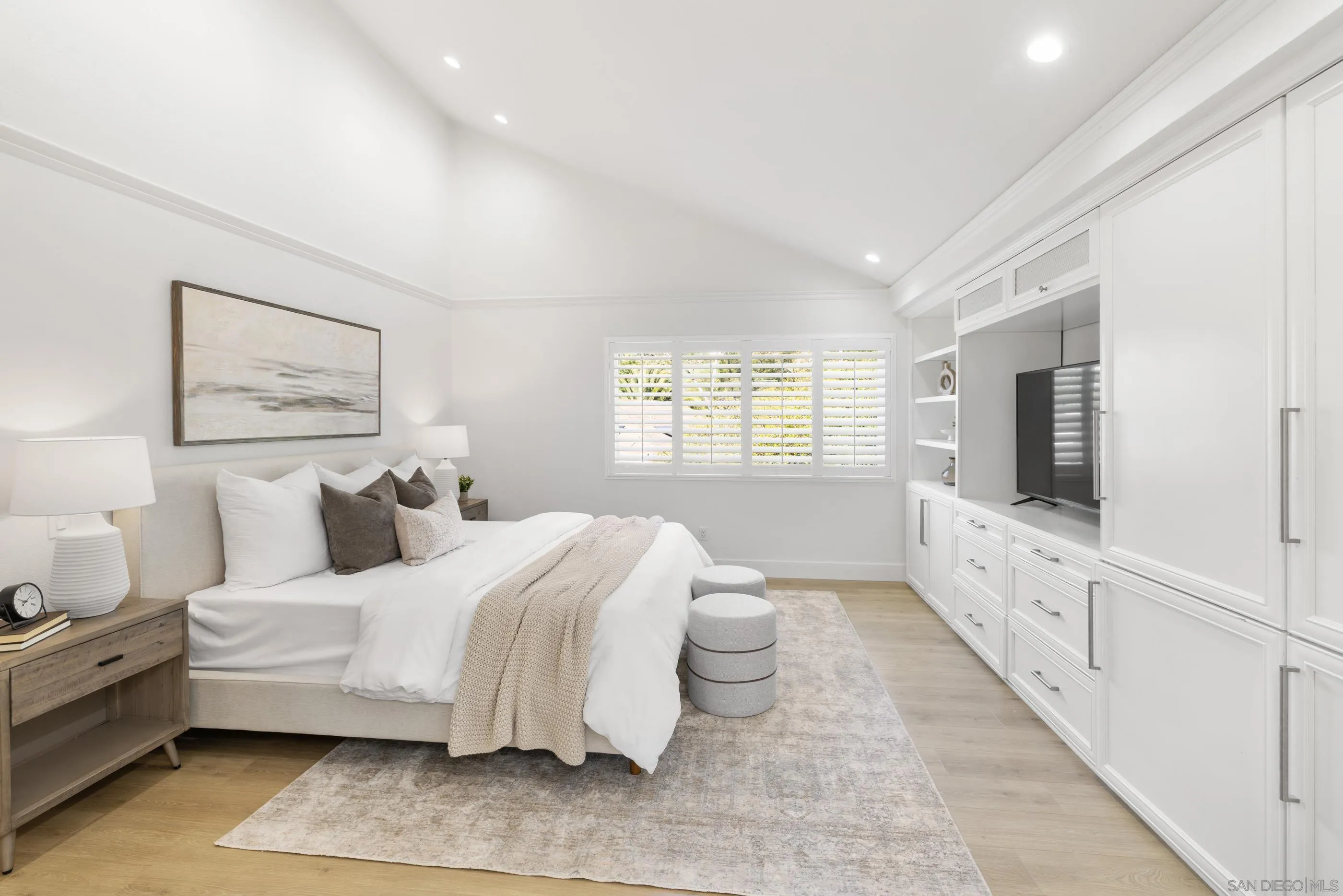 2518 Caminito La Paz