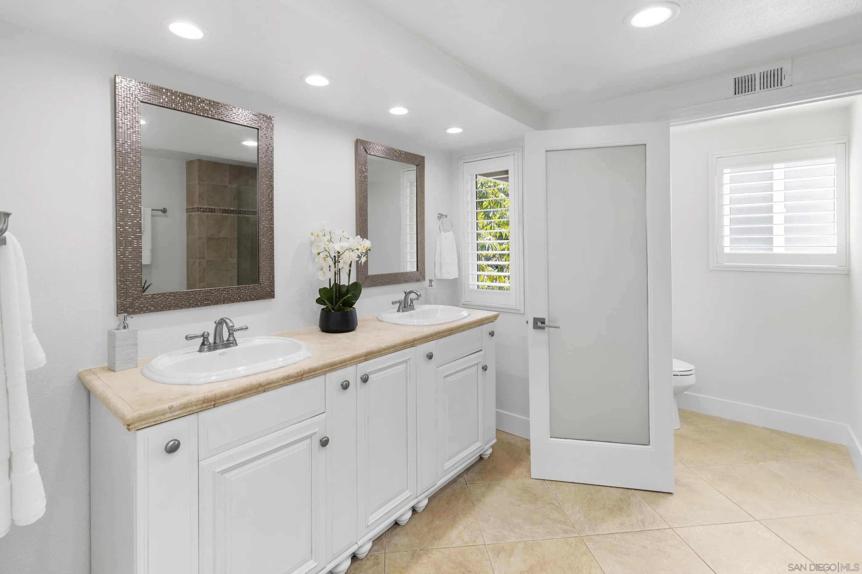 2518 Caminito La Paz