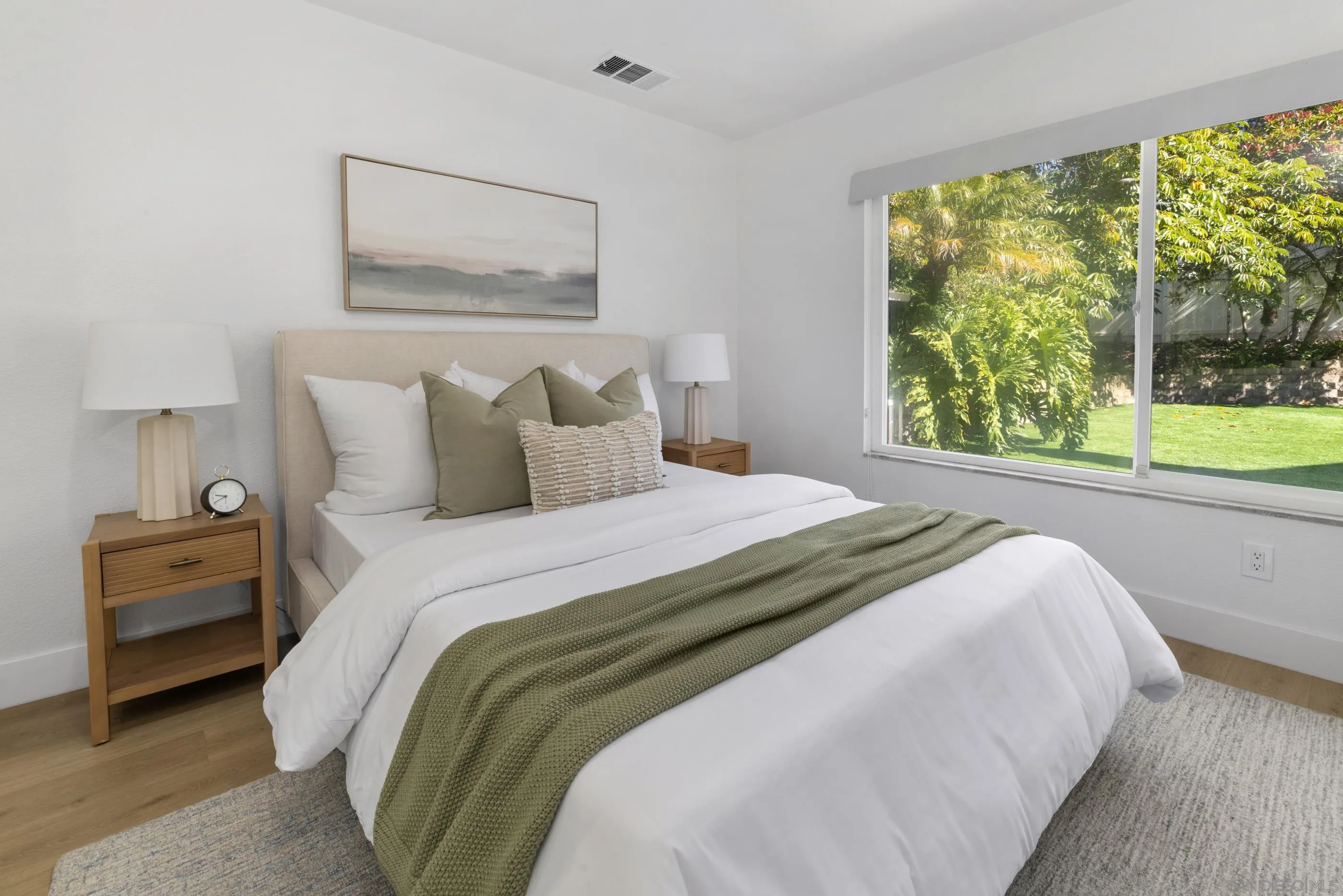 2518 Caminito La Paz