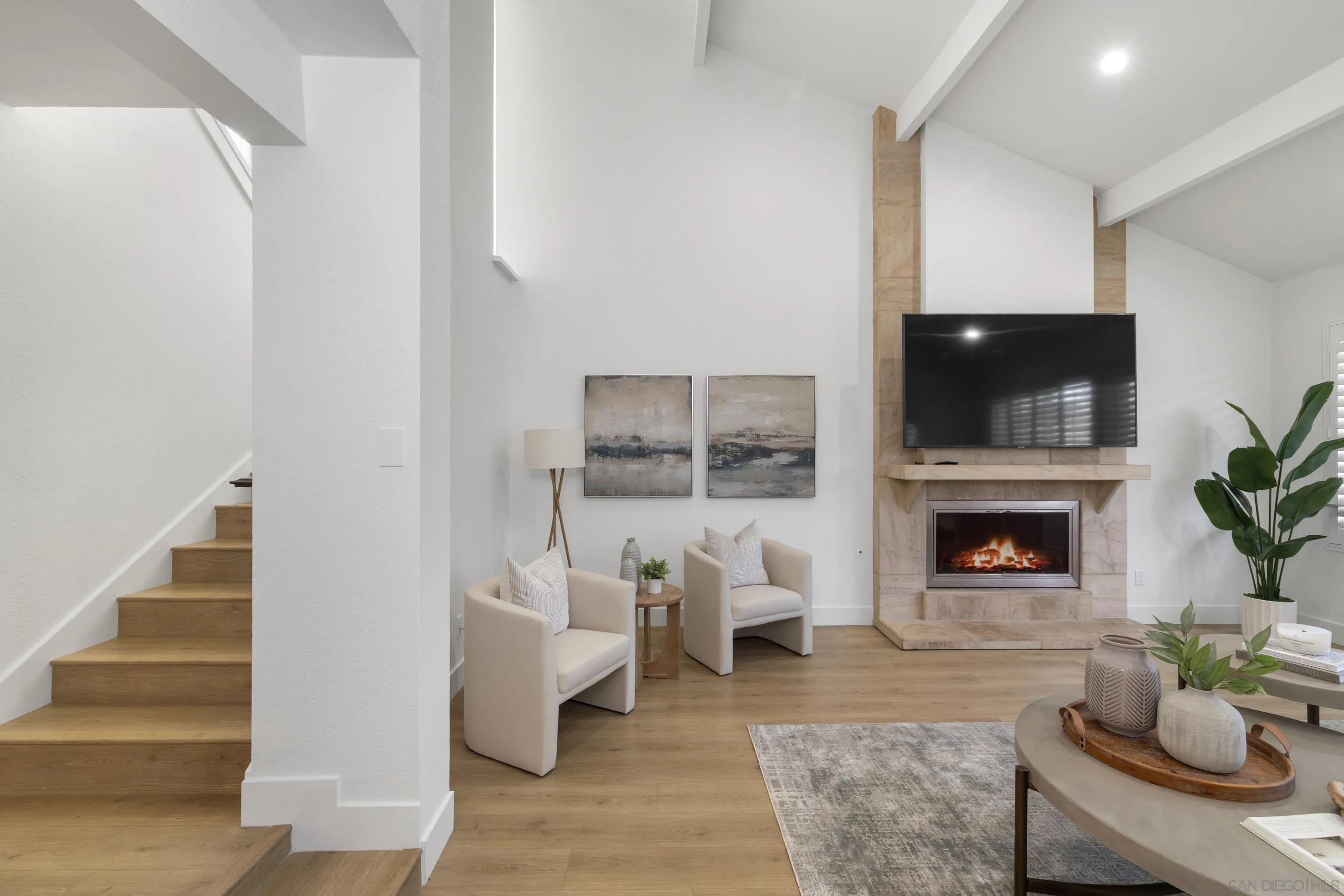 2518 Caminito La Paz